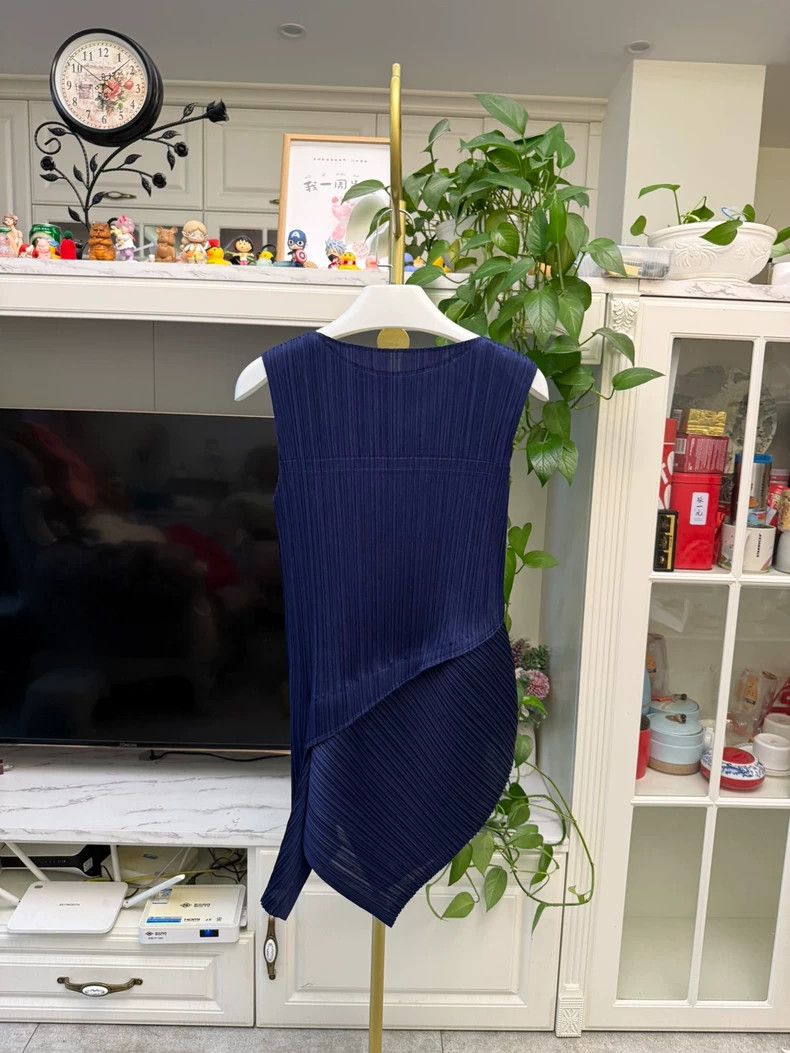 Issey Miyake Issey Miyake size:3 Blue pleated vest Size XS / US 0-2 / IT 36-38 - 7 Thumbnail