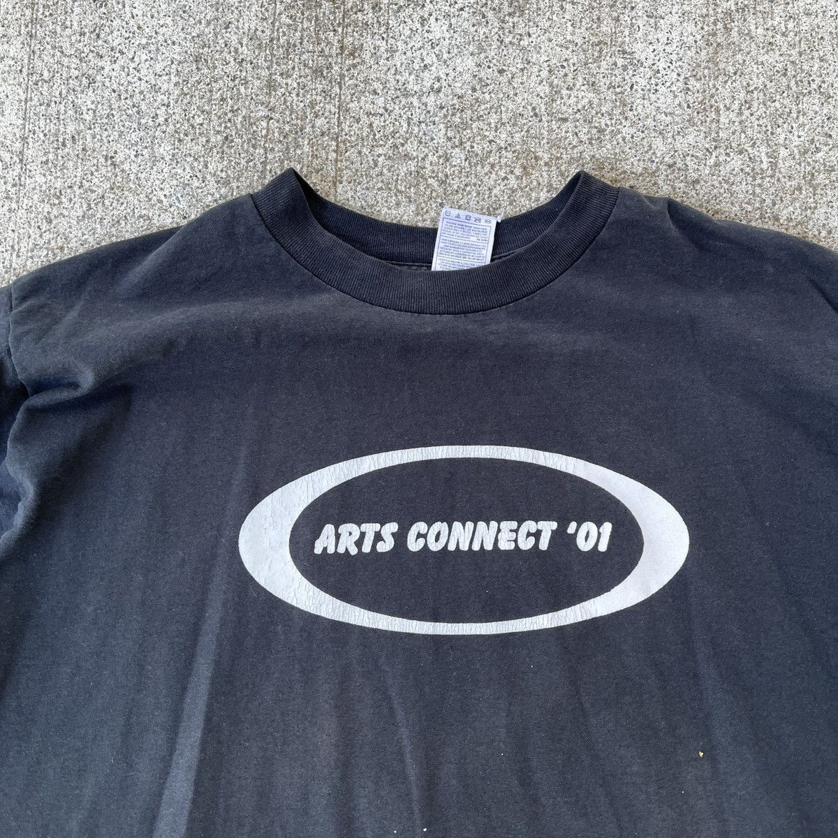 Vintage Vintage 2001 Arts Connect '01 Black T-Shirt XL Size US XL / EU 56 / 4 - 3 Thumbnail