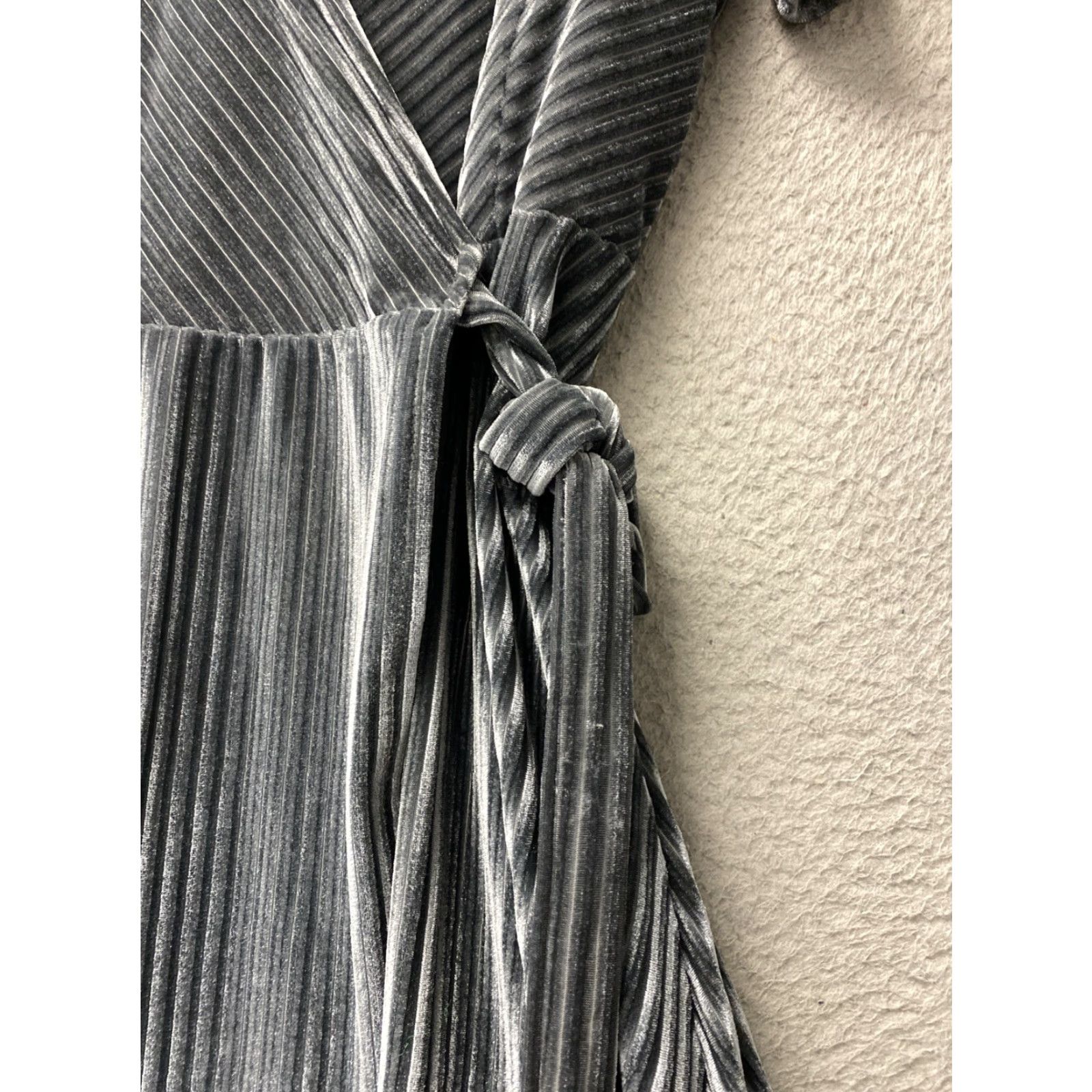 Born VINTAGE Baltic Born Andi Ribbed Velvet Maxi Wrap Dress Gray M /0252 Size M / US 6-8 / IT 42-44 - 5 Thumbnail