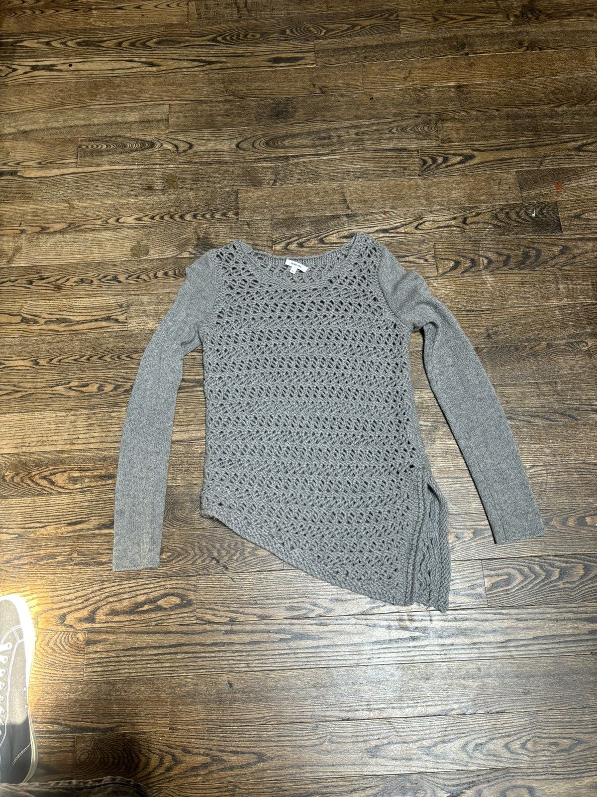 Helmut Lang Helmut Lang Long Sleeve Asymmetrical Sweater Size S / US 4 / IT 40 - 1 Thumbnail