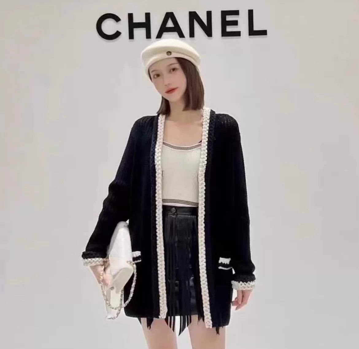 Chanel Chanel Black White Knit Cardigan CC Size 40 Size M / US 6-8 / IT 42-44 - 1 Thumbnail