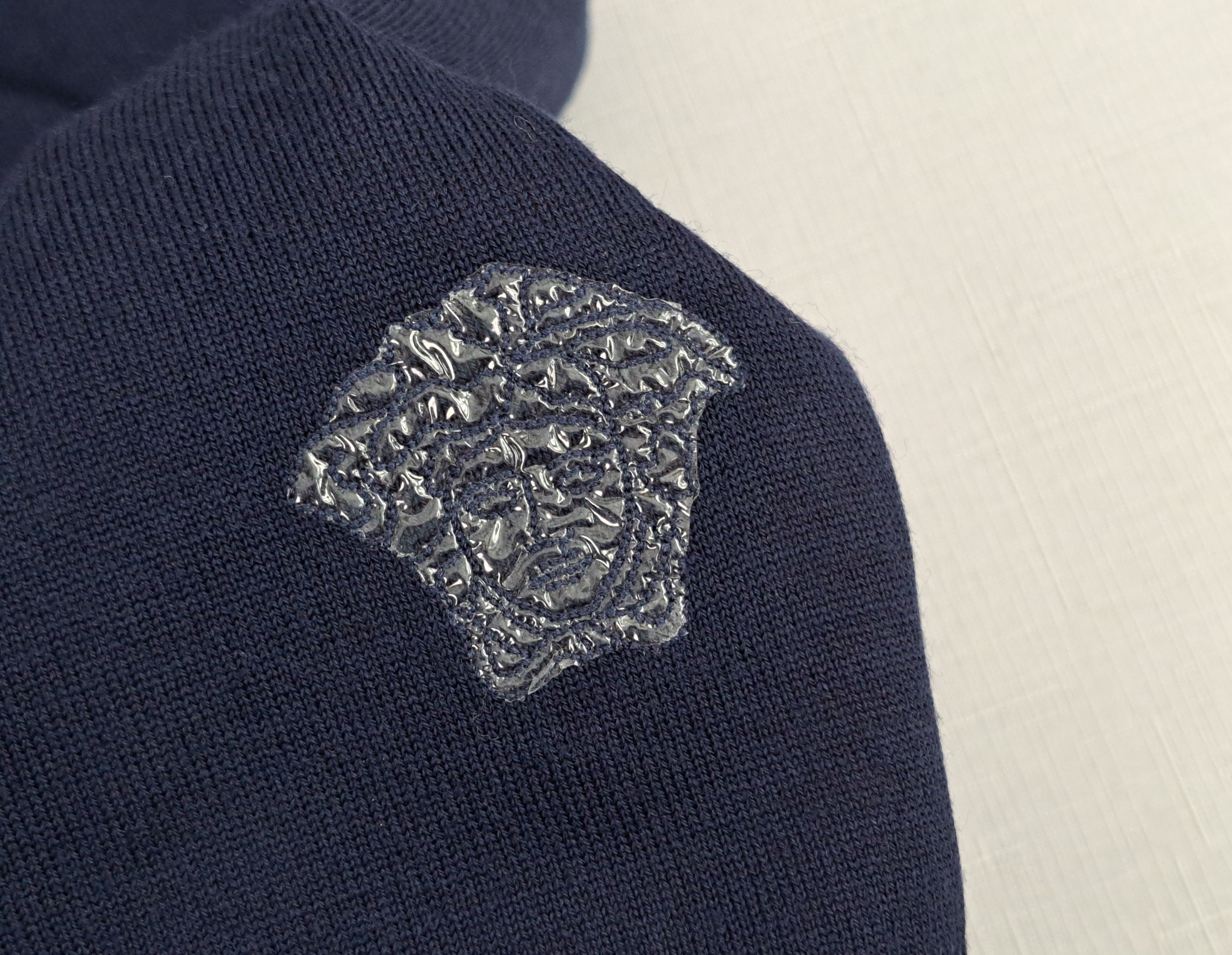 Versace Versace medusa logo crewneck knitted jumper. Size 48IT Size US M / EU 48-50 / 2 - 5 Thumbnail