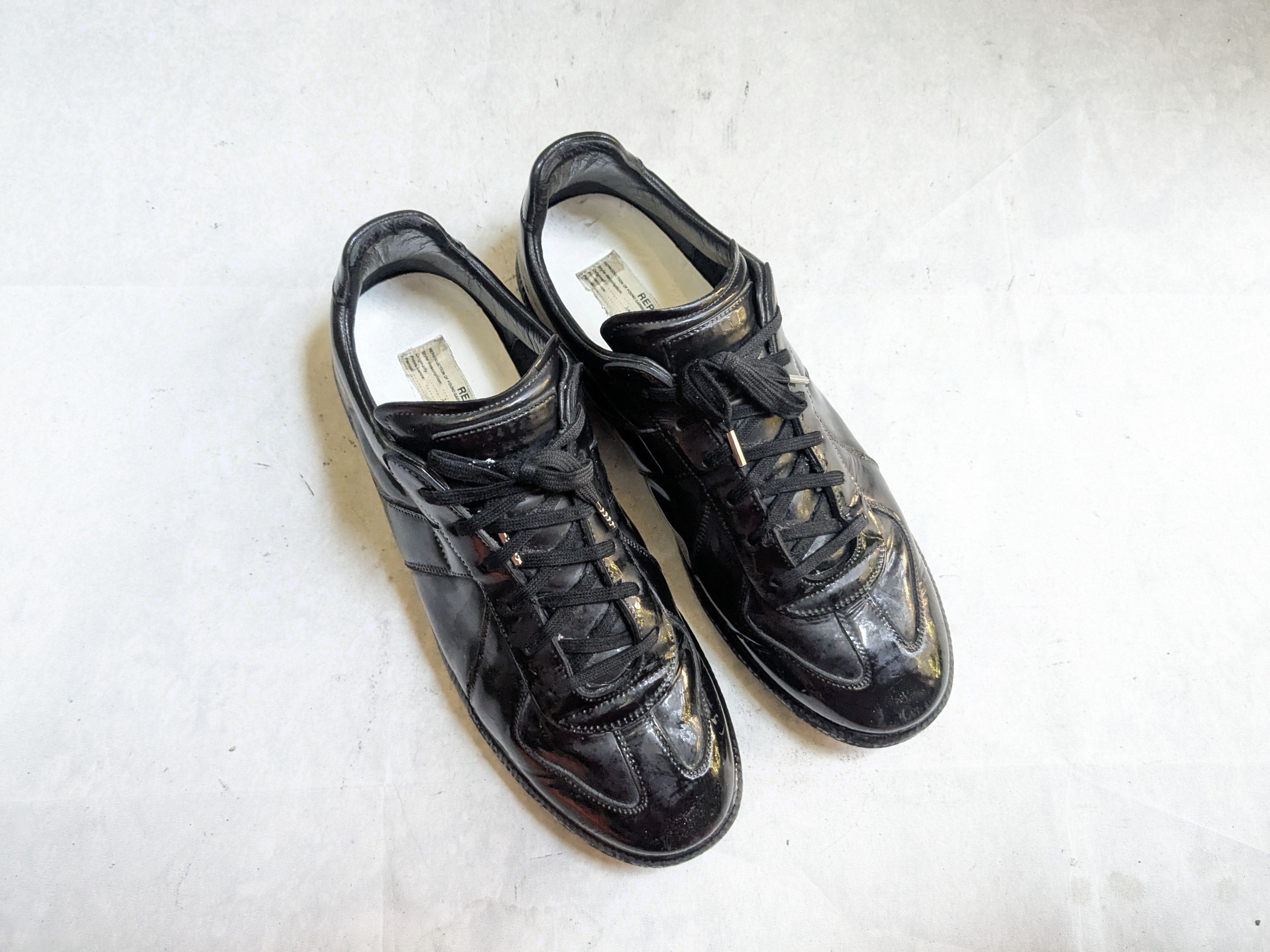 Maison Margiela Maison Margiela Replica GAT Black Patent Leather 12 45 Low Size US 12 / EU 45 - 2 Thumbnail