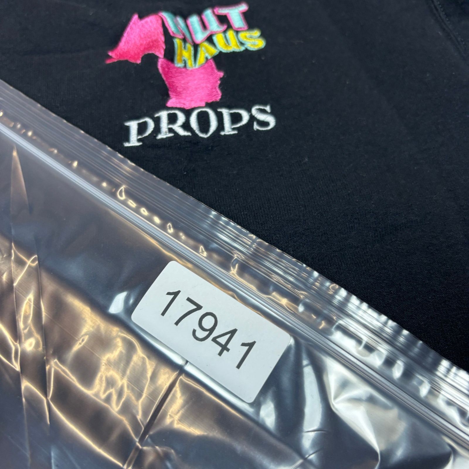 Hanes Dave Season Three Nut Haus Props Cast Crew Sweatshirt Small Size US S / EU 44-46 / 1 - 9 Thumbnail