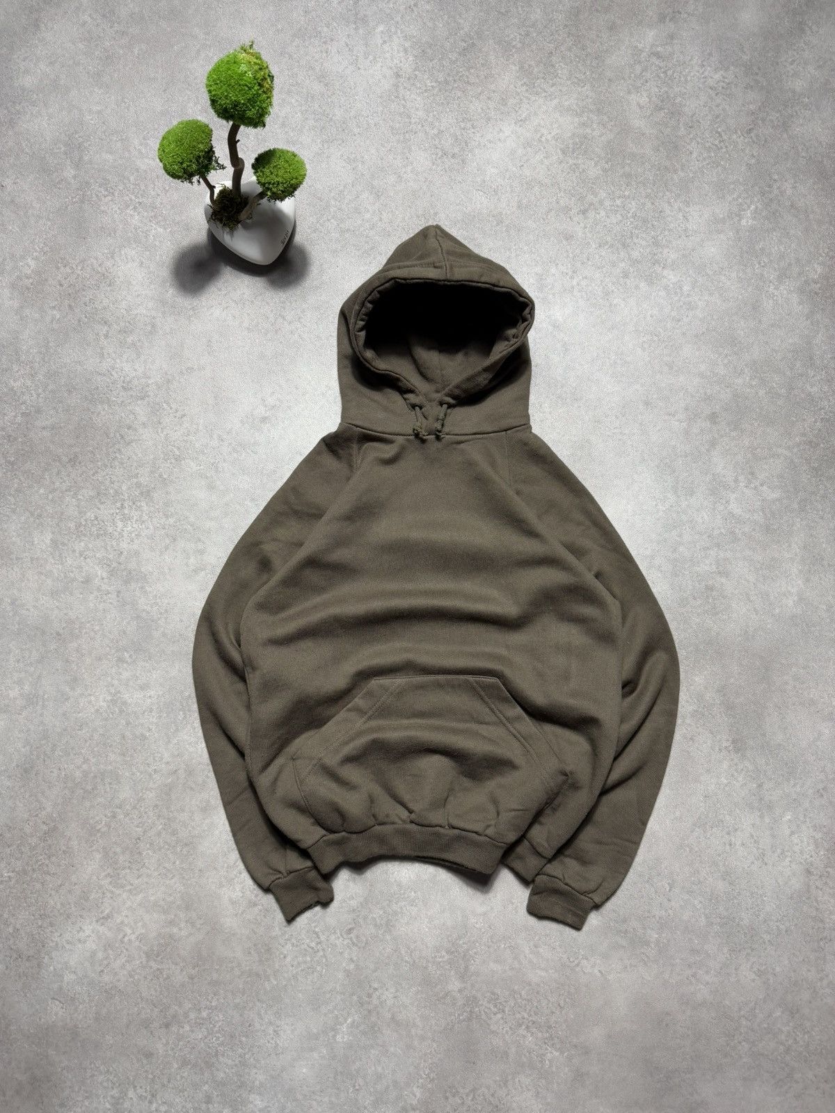 Vintage Boxy Cropped Fit Hoodie Unisex Made in italy streetwear Size US S / EU 44-46 / 1 - 1 Thumbnail