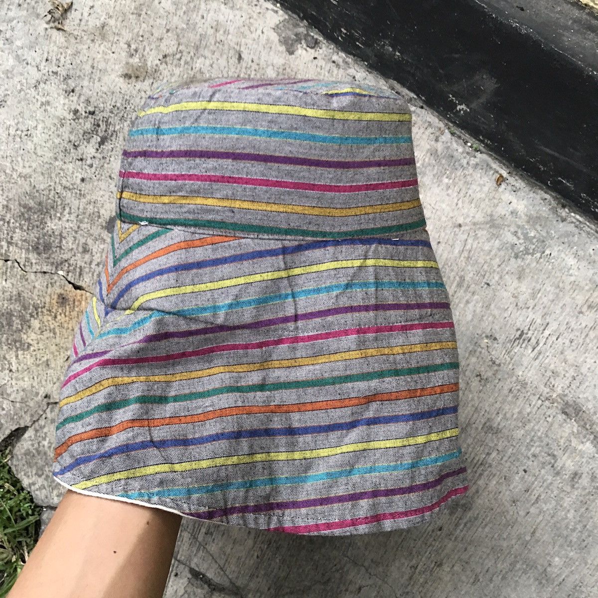 Solid & Striped Indonesia map art. Reversible buckets hat Size ONE SIZE - 9 Thumbnail