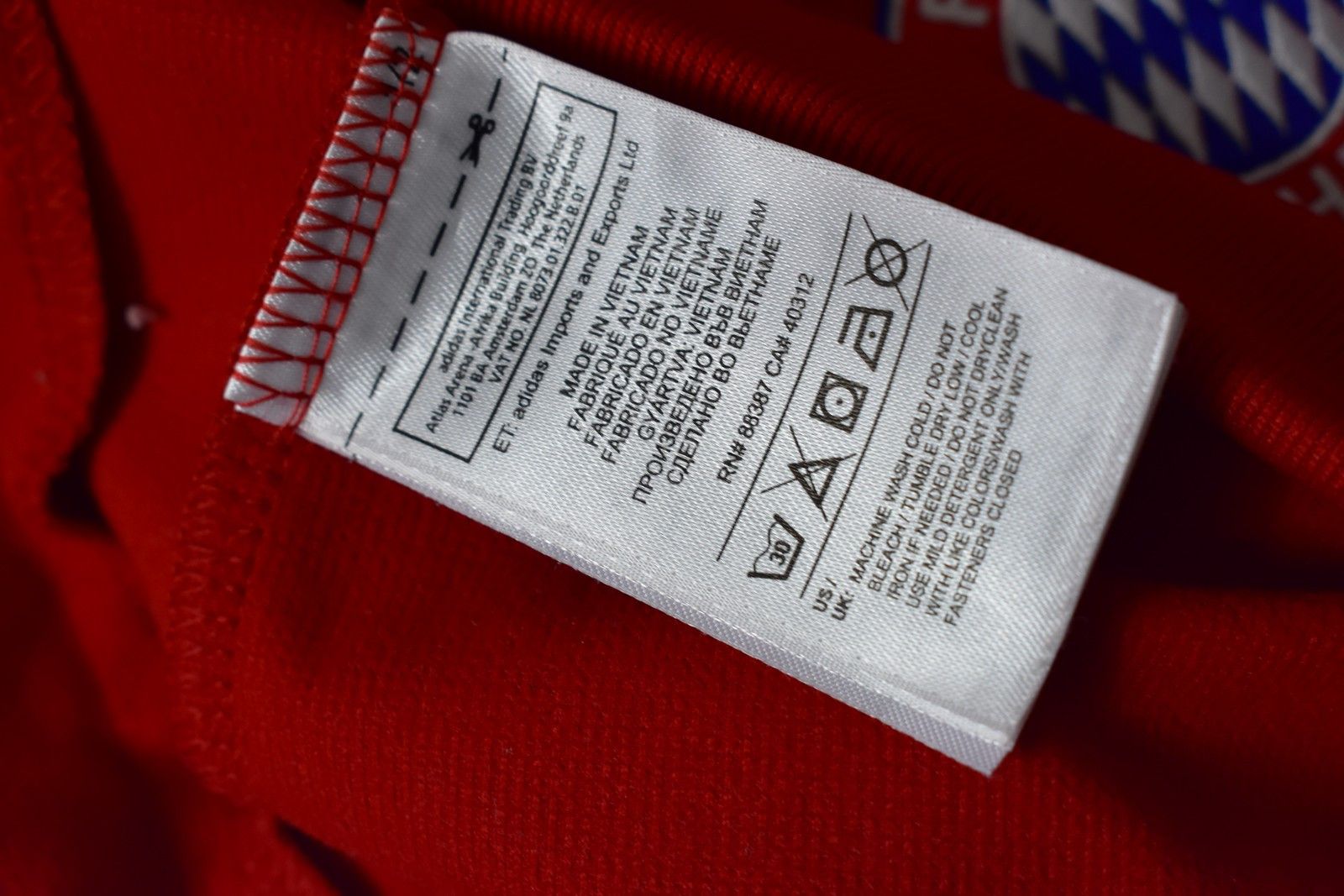 Adidas adidas Bayern München FANCLUB 2013 Jacket SIZE M (adults) Size US M / EU 48-50 / 2 - 9 Thumbnail