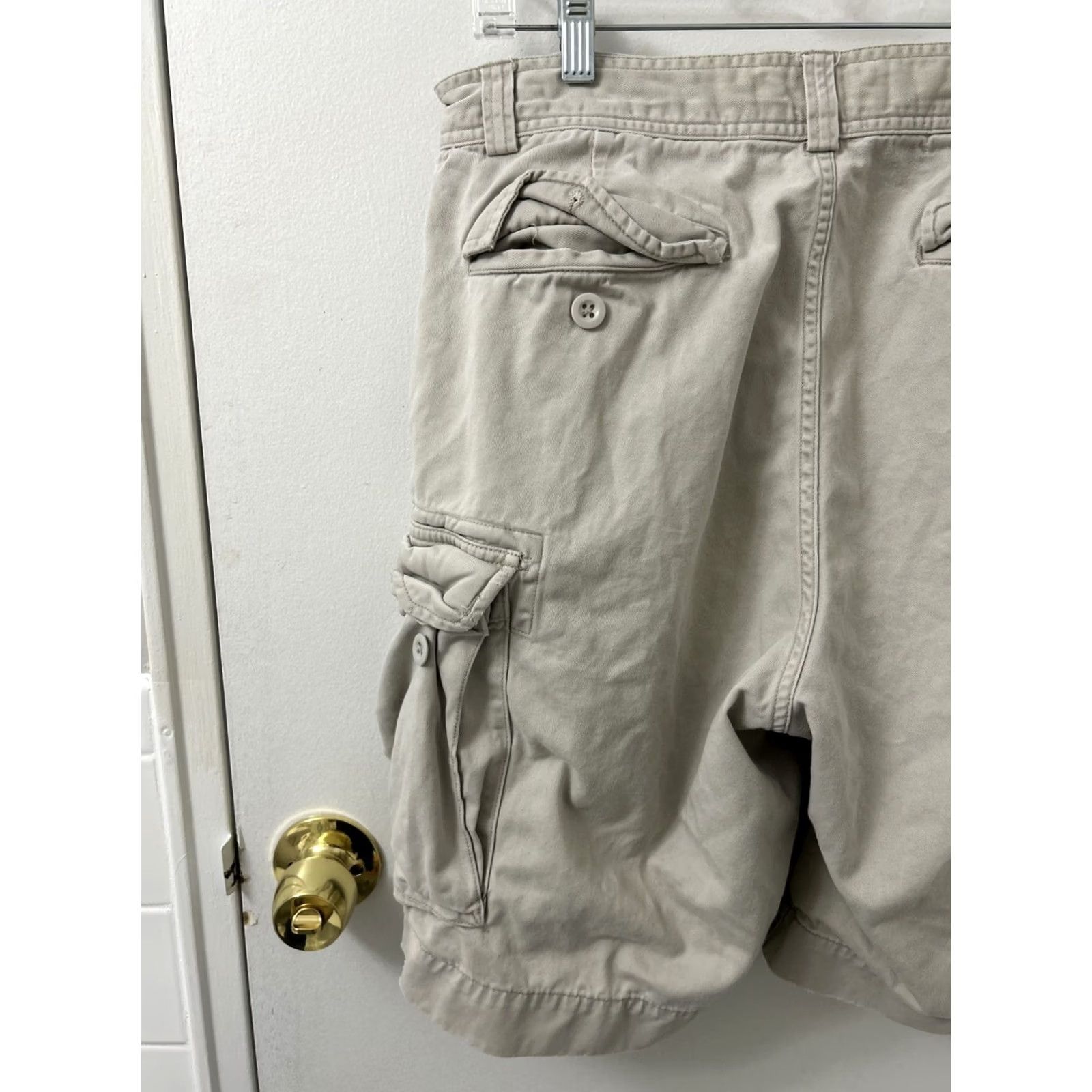 Polo Ralph Lauren Polo Ralph Lauren Cargo Shorts Mens 33 Beige Cargo Pocket Zipper Button Logo Classic Chino Casual Workwear Travel MSR Beige 33 Mens Size US XS / EU 42 / 0 - 6 Thumbnail