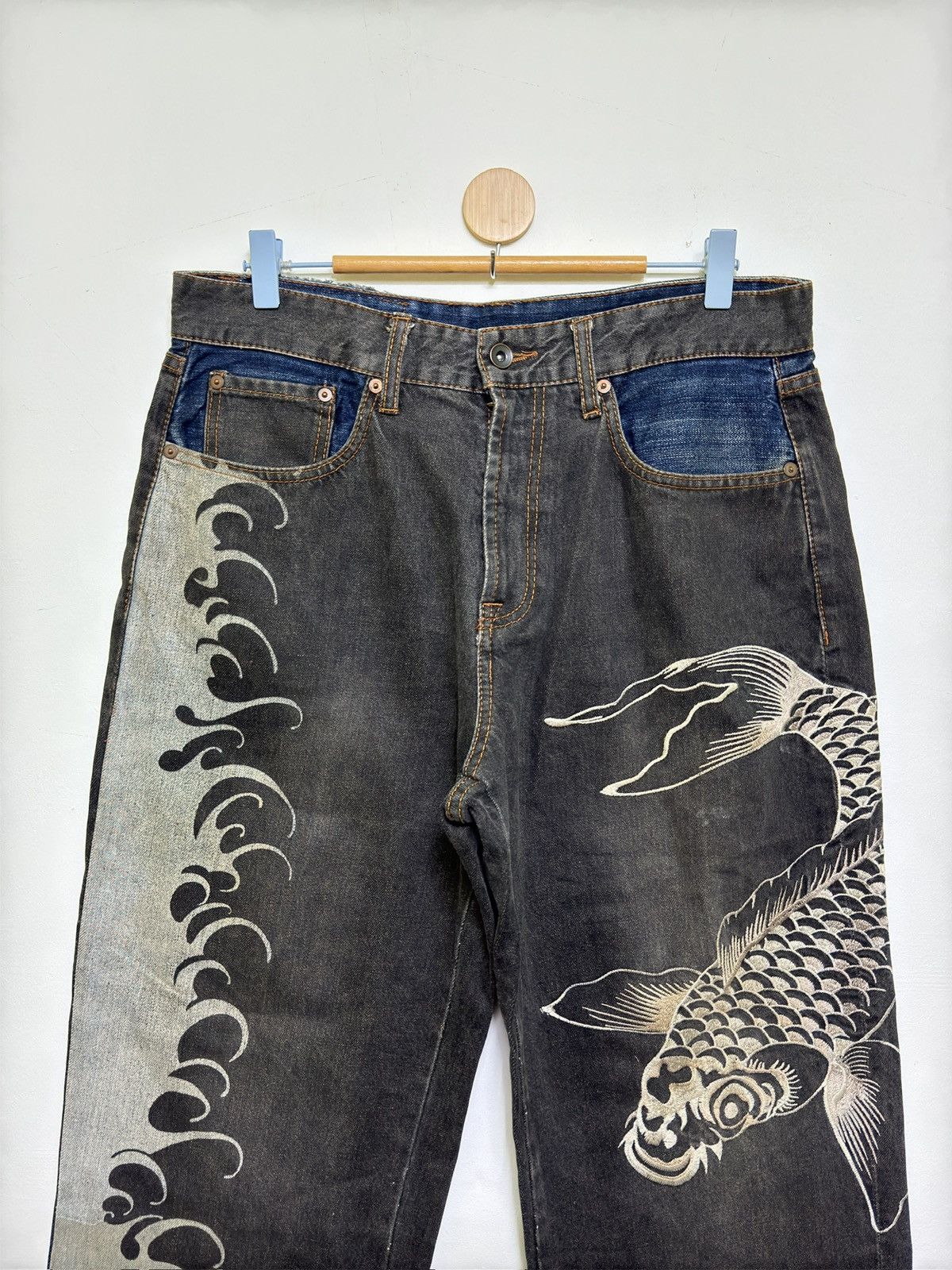 Karakuri Tamashii Baggy SCRIPT Sukajan Fish Embroidered Distressed Denim Size US 32 / EU 48 - 3 Thumbnail
