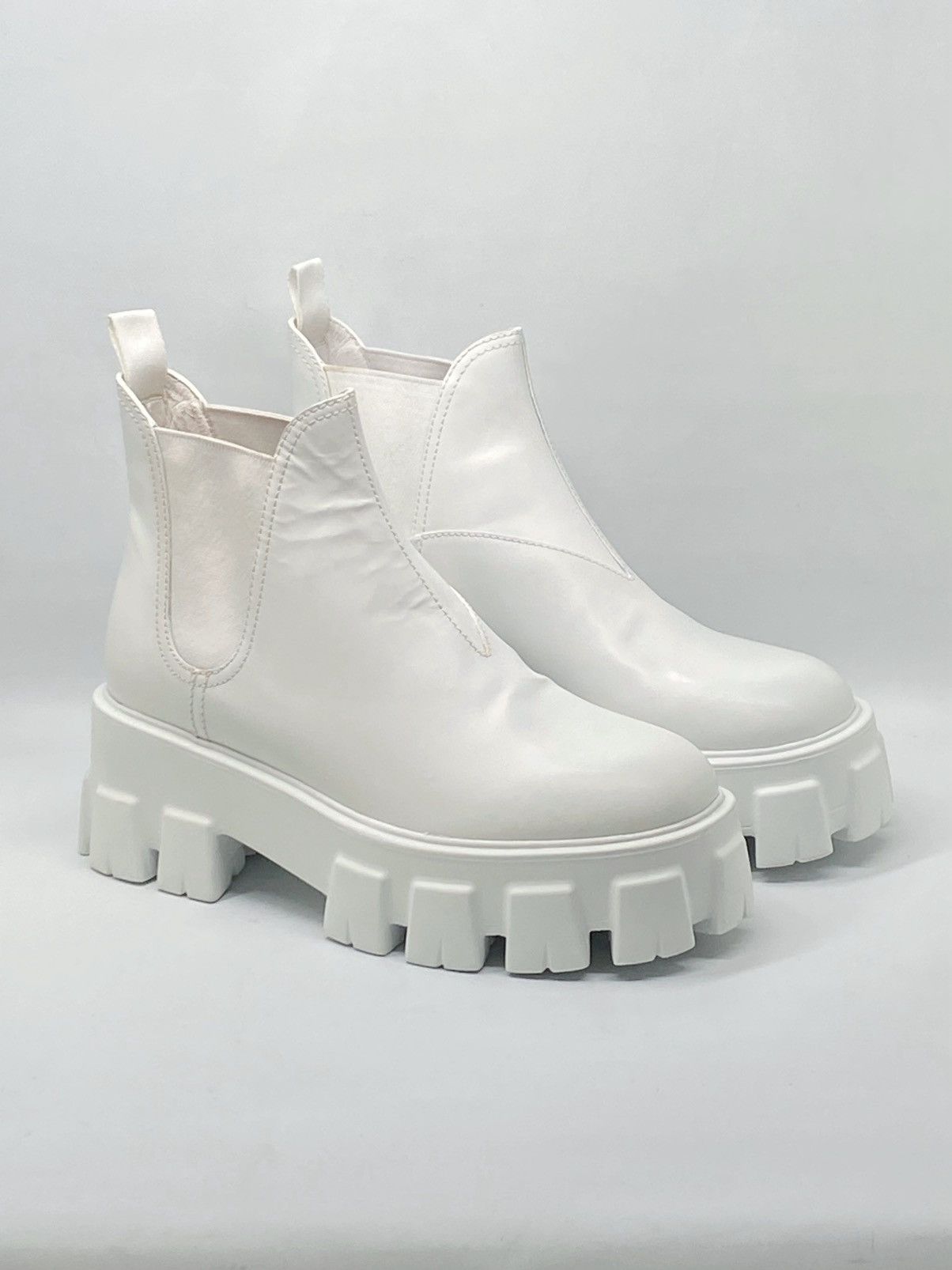 Prada Prada Monolith Leather Lug-Sole Chelsea Boots size 37 Size US 7 / IT 37 - 5 Thumbnail