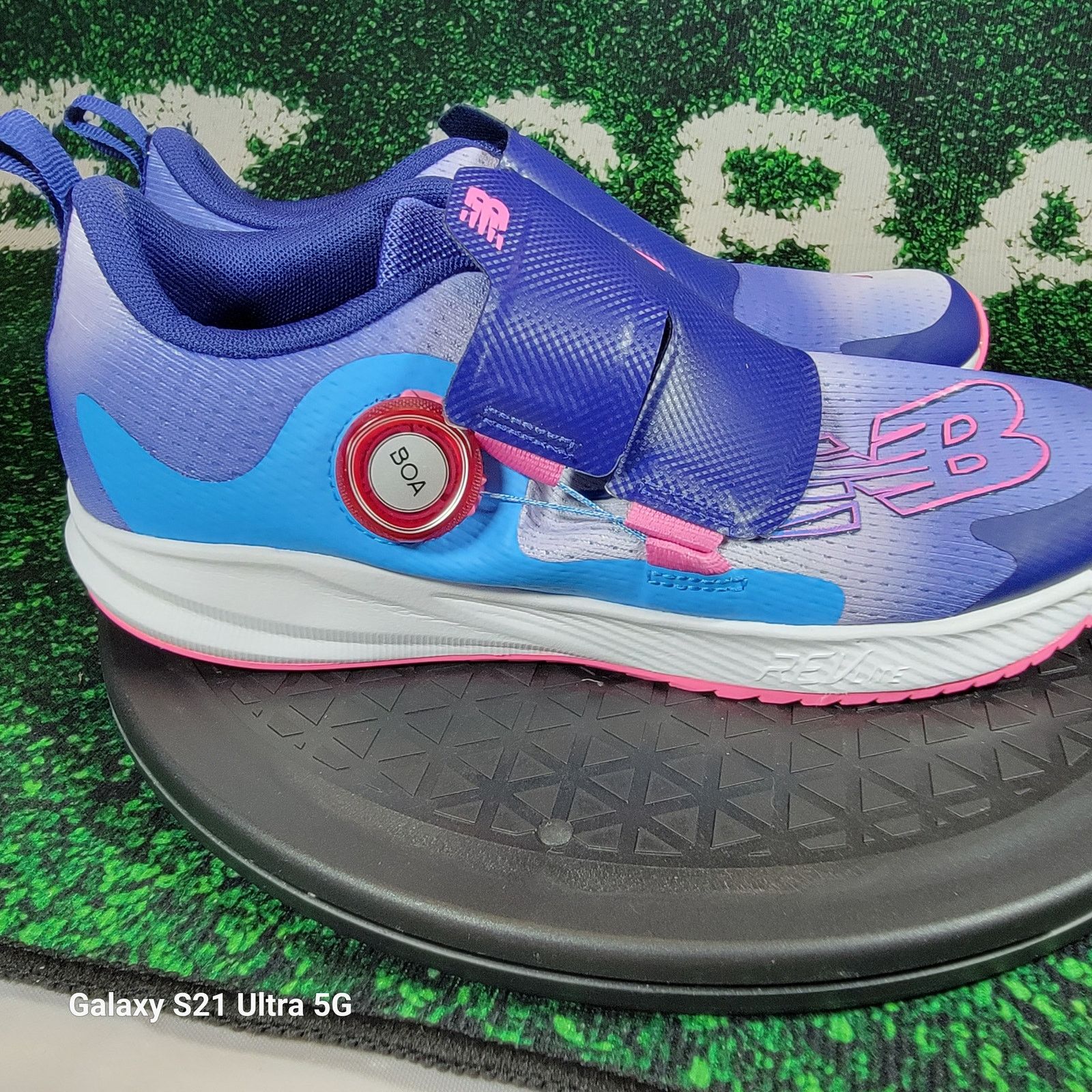 New Balance New Balance FuelCore Reveal v3 BOA Vibrant Violet Aura Sz 7 Size US 7 / EU 40 - 3 Thumbnail