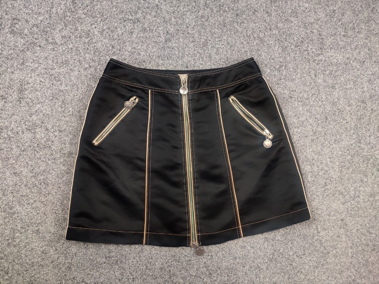 Moschino Vintage 90's Moschino shiny mini skirt heart-shaped zip Y2K Size 30" / US 8 / IT 44 - 7 Thumbnail