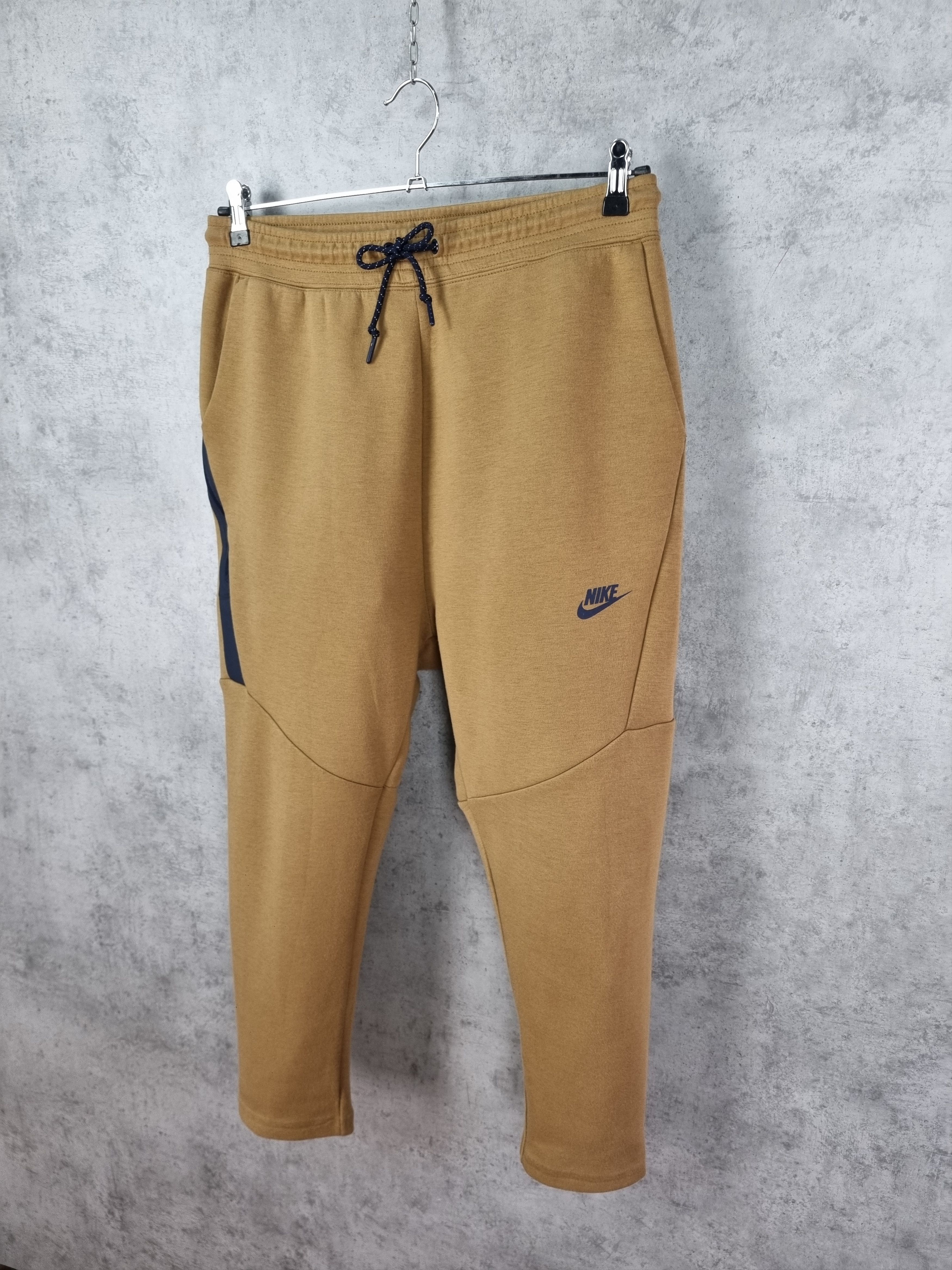 Nike Nike Tech Apparel Cropped Sweatpants Joggers Sport Pants Size US 33 - 10 Thumbnail