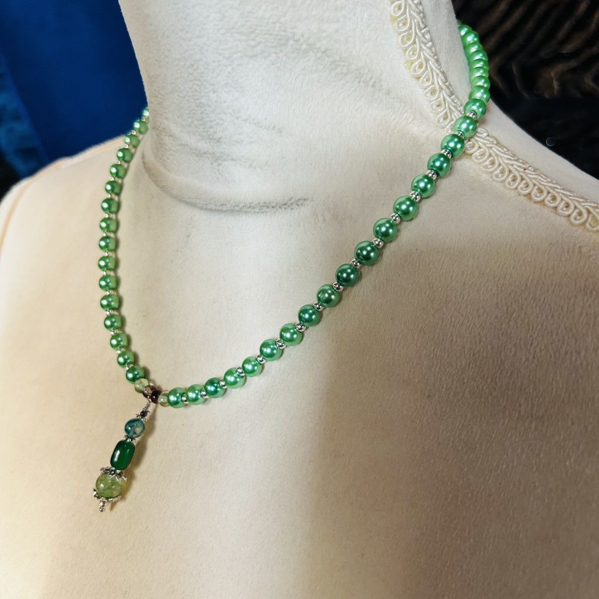 Handmade Handcrafted elegant bright green Czech glass pearl necklace Size ONE SIZE - 3 Thumbnail