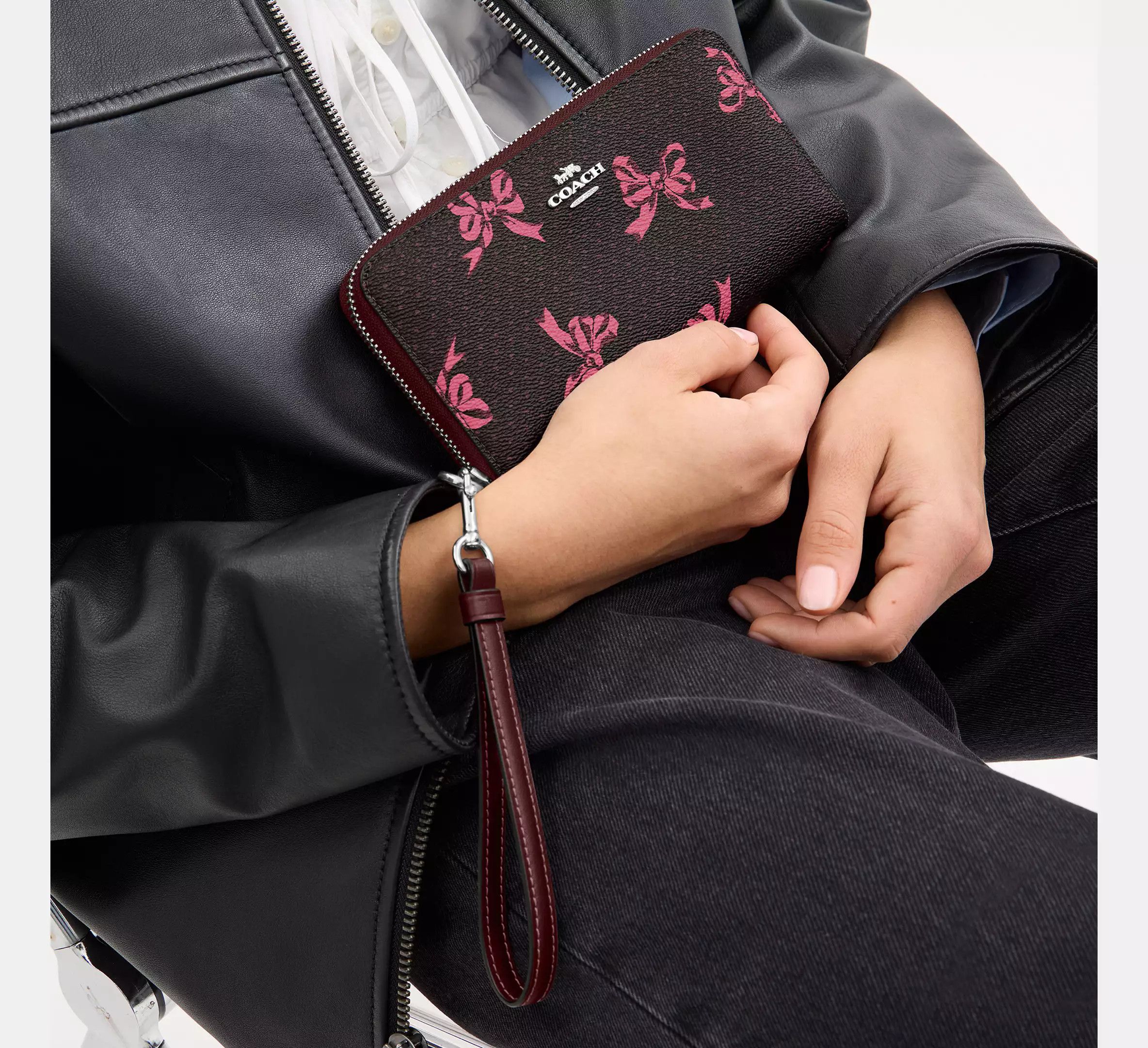Coach Long Zip Around Wallet With Bow Print CZ327 Size ONE SIZE - 2 Thumbnail