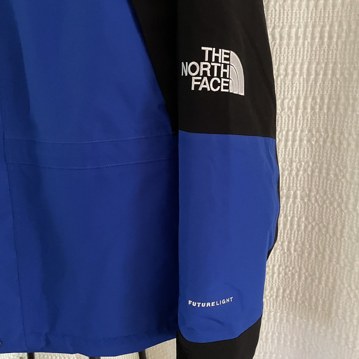 The North Face 1994 Retro Mountain Light FUTURELIGHT™ Jacket Men's Medium Size US L / EU 52-54 / 3 - 5 Thumbnail