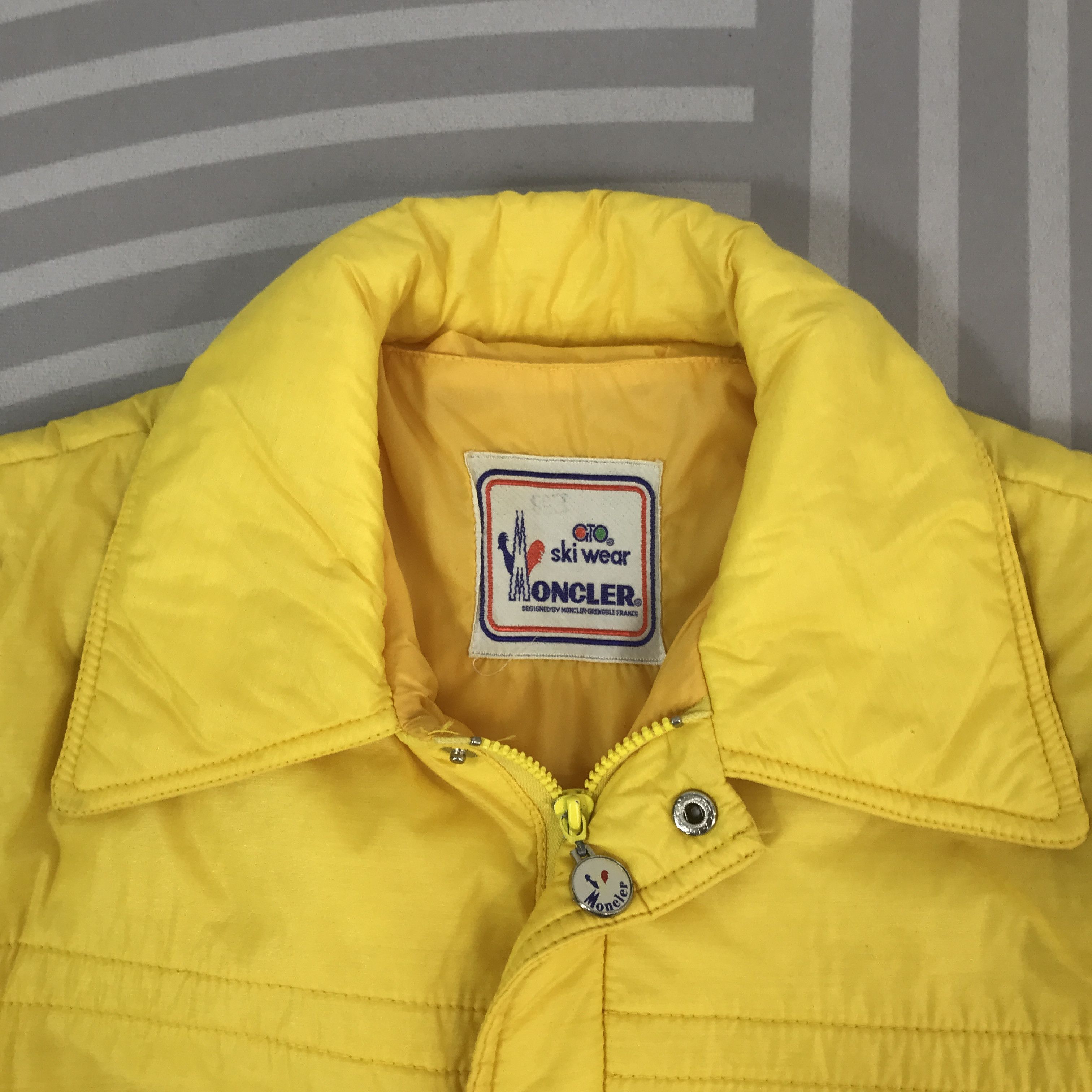 Moncler Vintage Moncler Ski wear yellow quilted Jacket Size US M / EU 48-50 / 2 - 8 Thumbnail