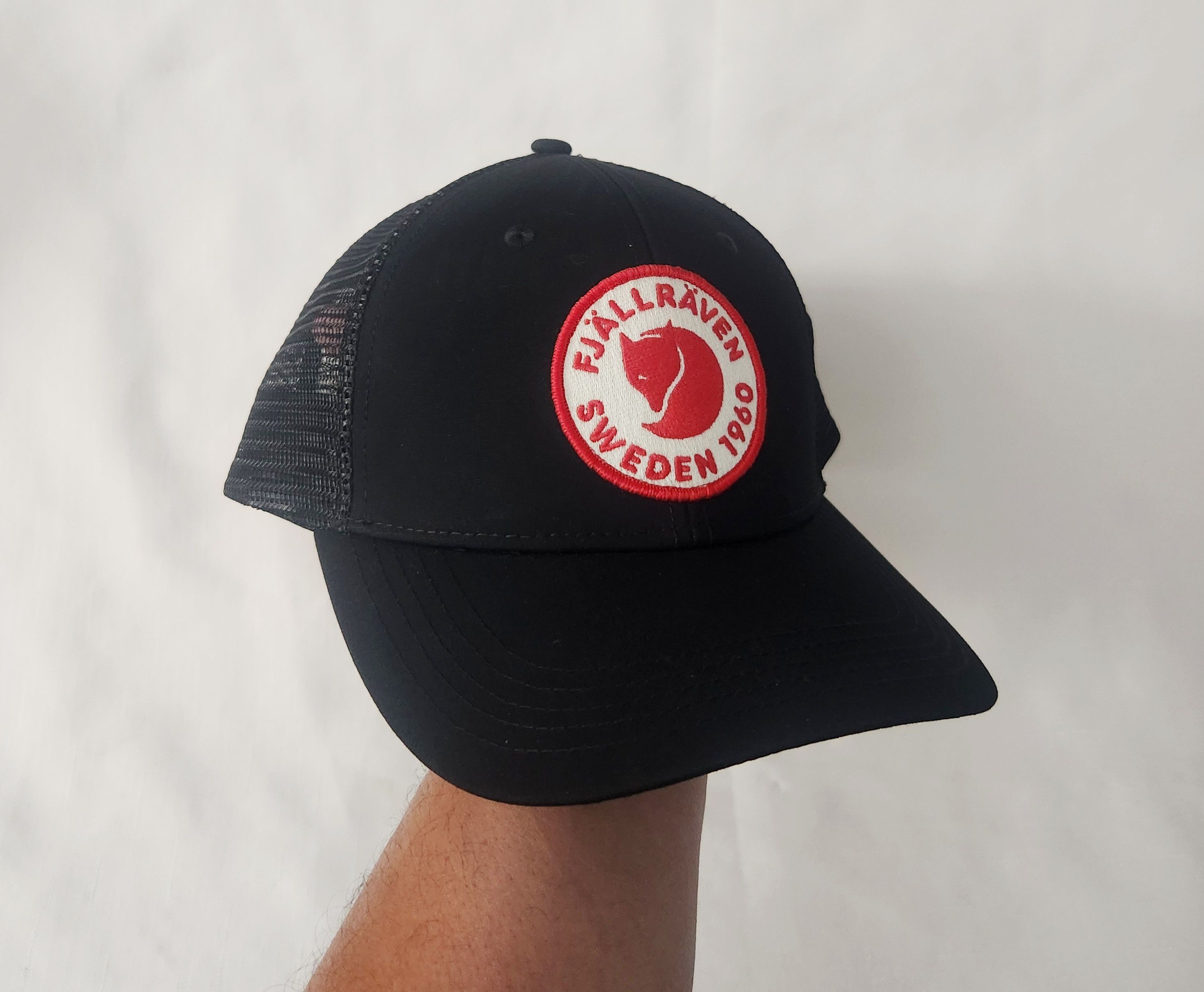 Fjallraven Fjall Raven 1960 Logo Patch Trucker Snapback Mesh Back L/XL Size ONE SIZE - 1 Thumbnail