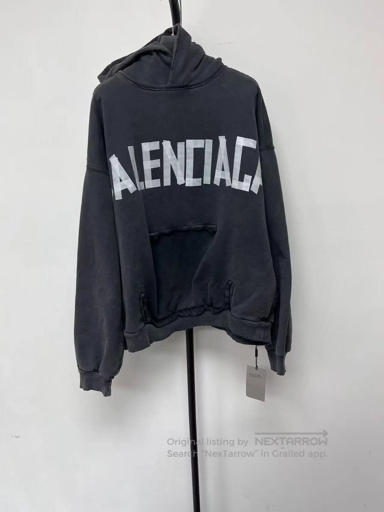 Balenciaga Balenciaga Men's Printed Logo Hoodie. Size US S / EU 44-46 / 1 - 1 Thumbnail