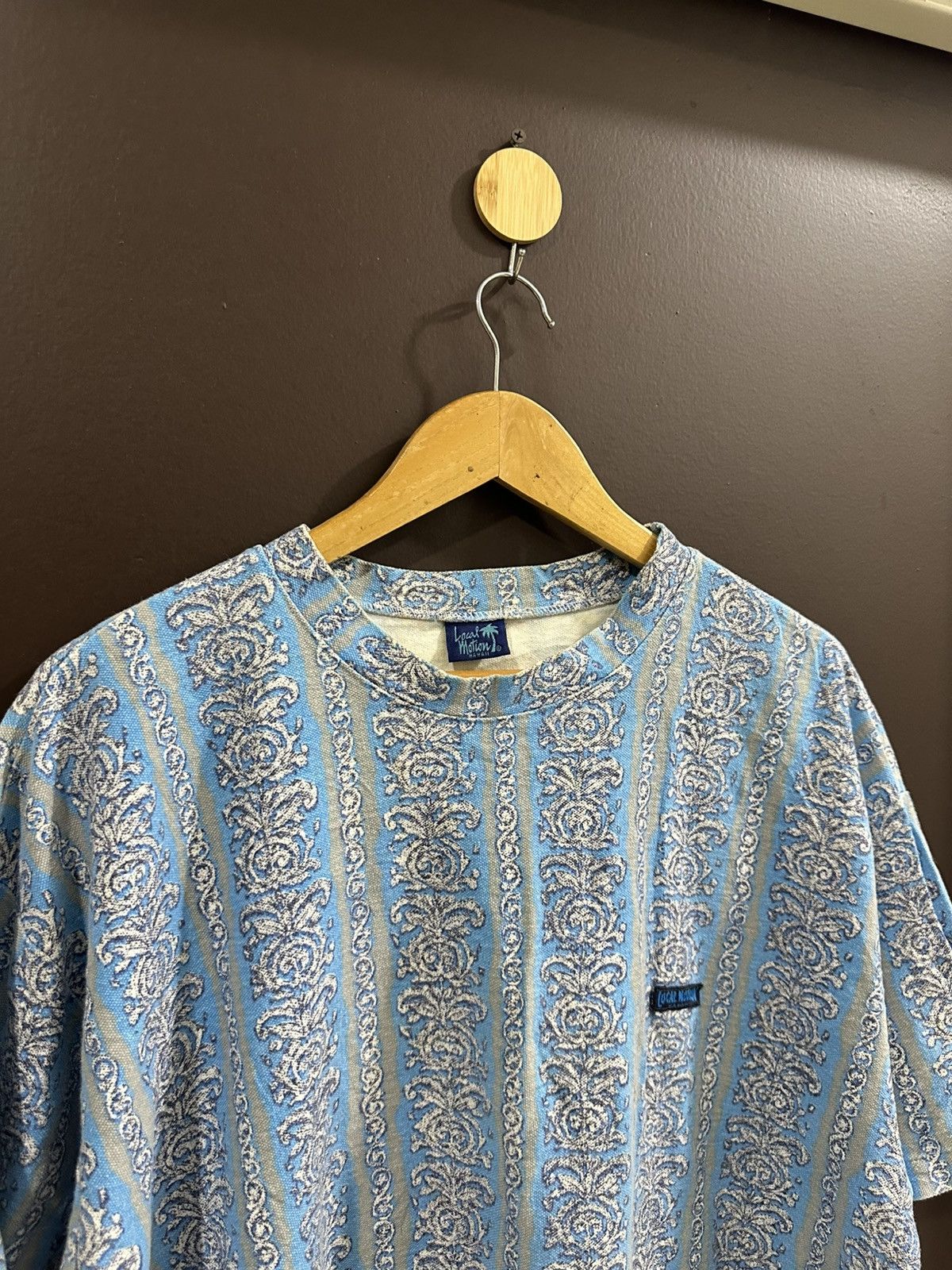 Vintage Vintage 1990 Local Motion Surf Tribal Patterned Tee Size US XL / EU 56 / 4 - 13 Thumbnail
