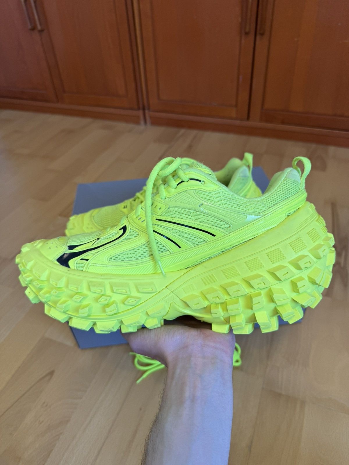 Balenciaga Balenciaga Defender Neon Yellow Size US 10 / EU 43 - 5 Thumbnail