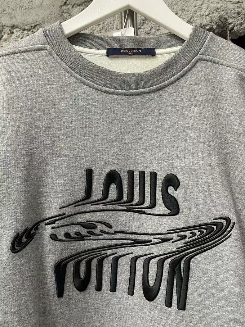 Louis Vuitton Louis Vuitton Embroidered Twisted Letter Logo sweatshirt Size US M / EU 48-50 / 2 - 5 Thumbnail