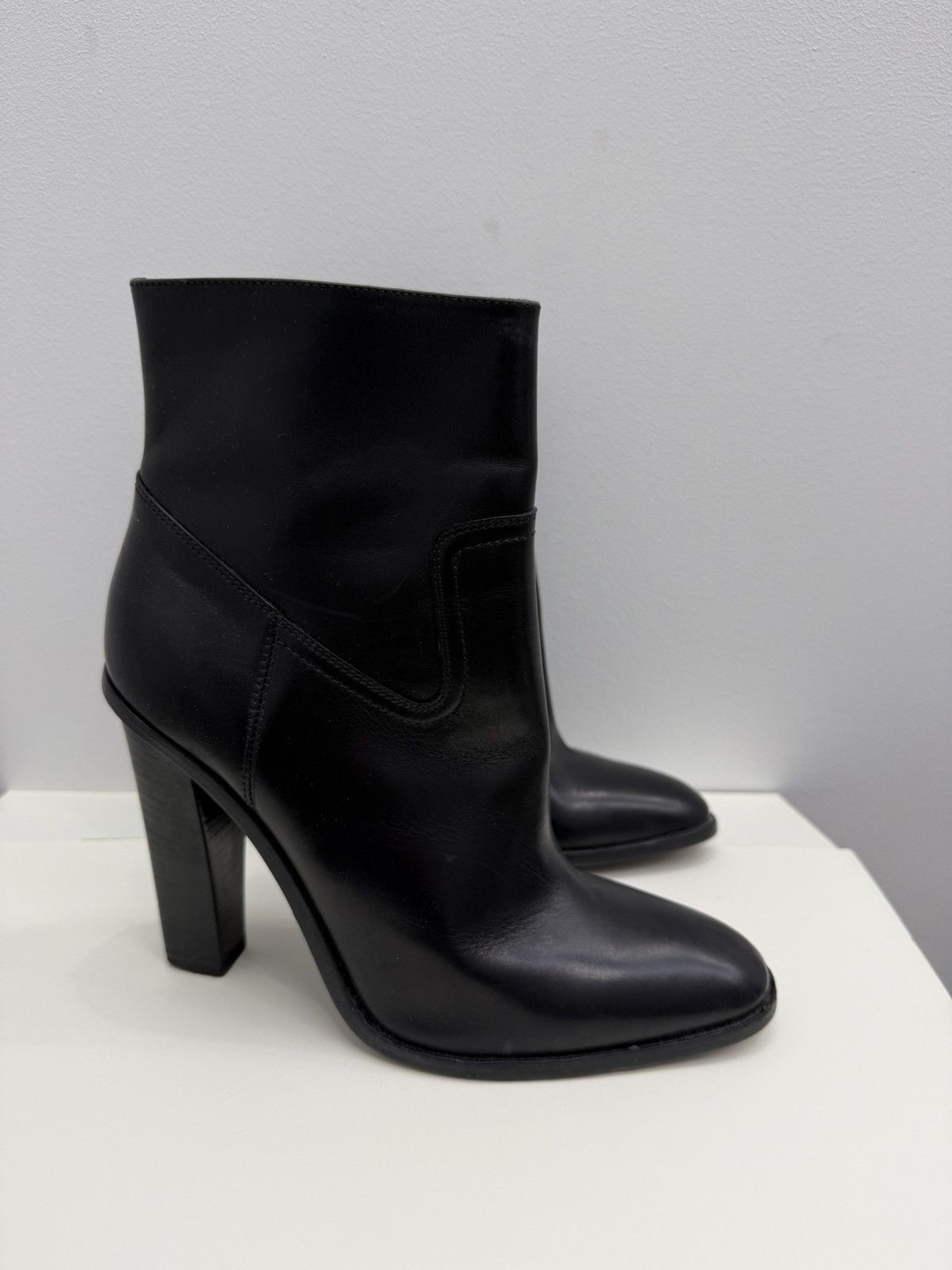 Saint Laurent Paris Saint Laurent Paris Leather Jodie Ankle Boots Size US 9 / IT 39 - 3 Thumbnail