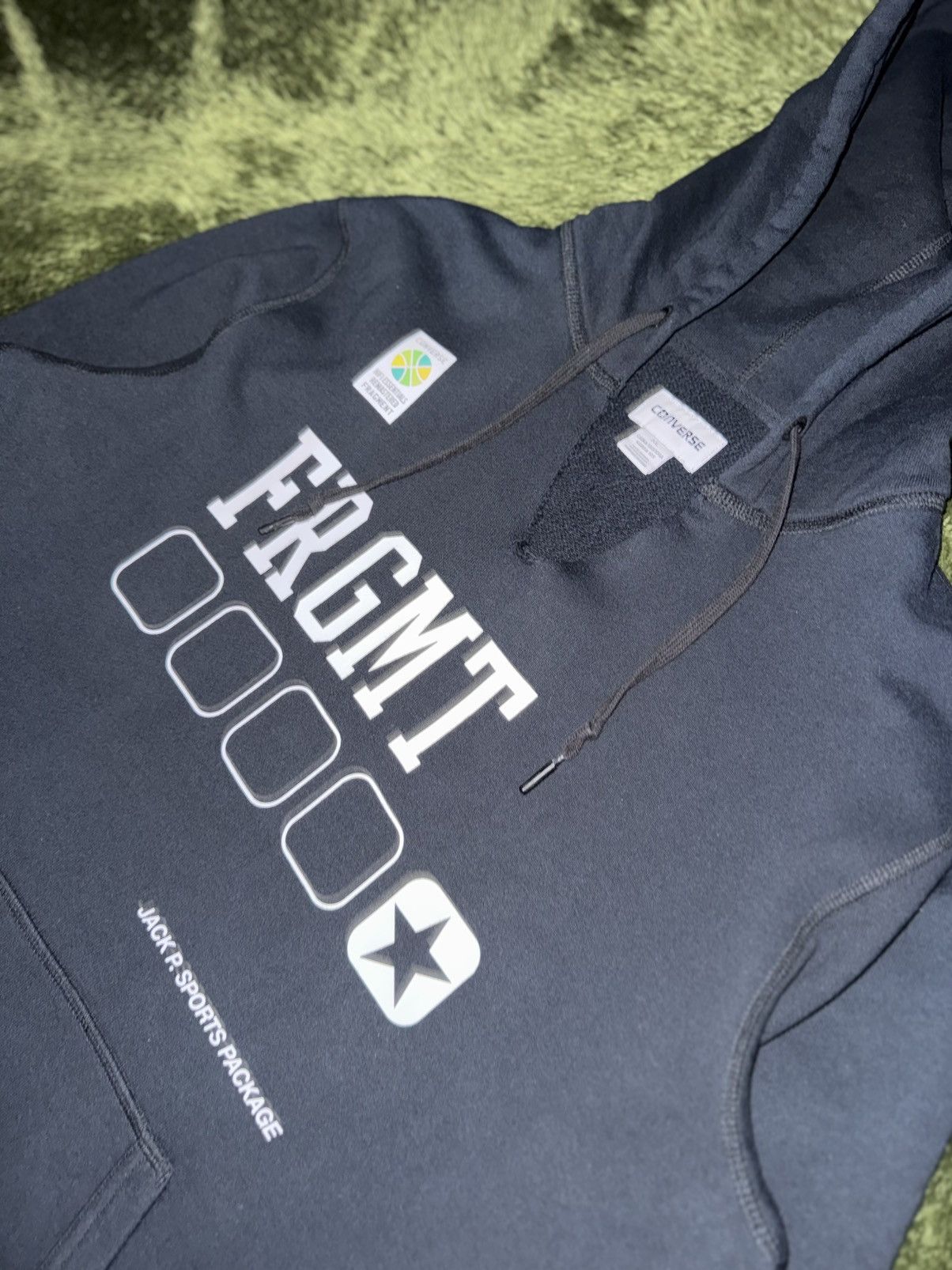 Converse × Fragment Design [XL] Converse x Fragment Design Cut-Off Graphic Hoodie Navy Size US XL / EU 56 / 4 - 2 Thumbnail