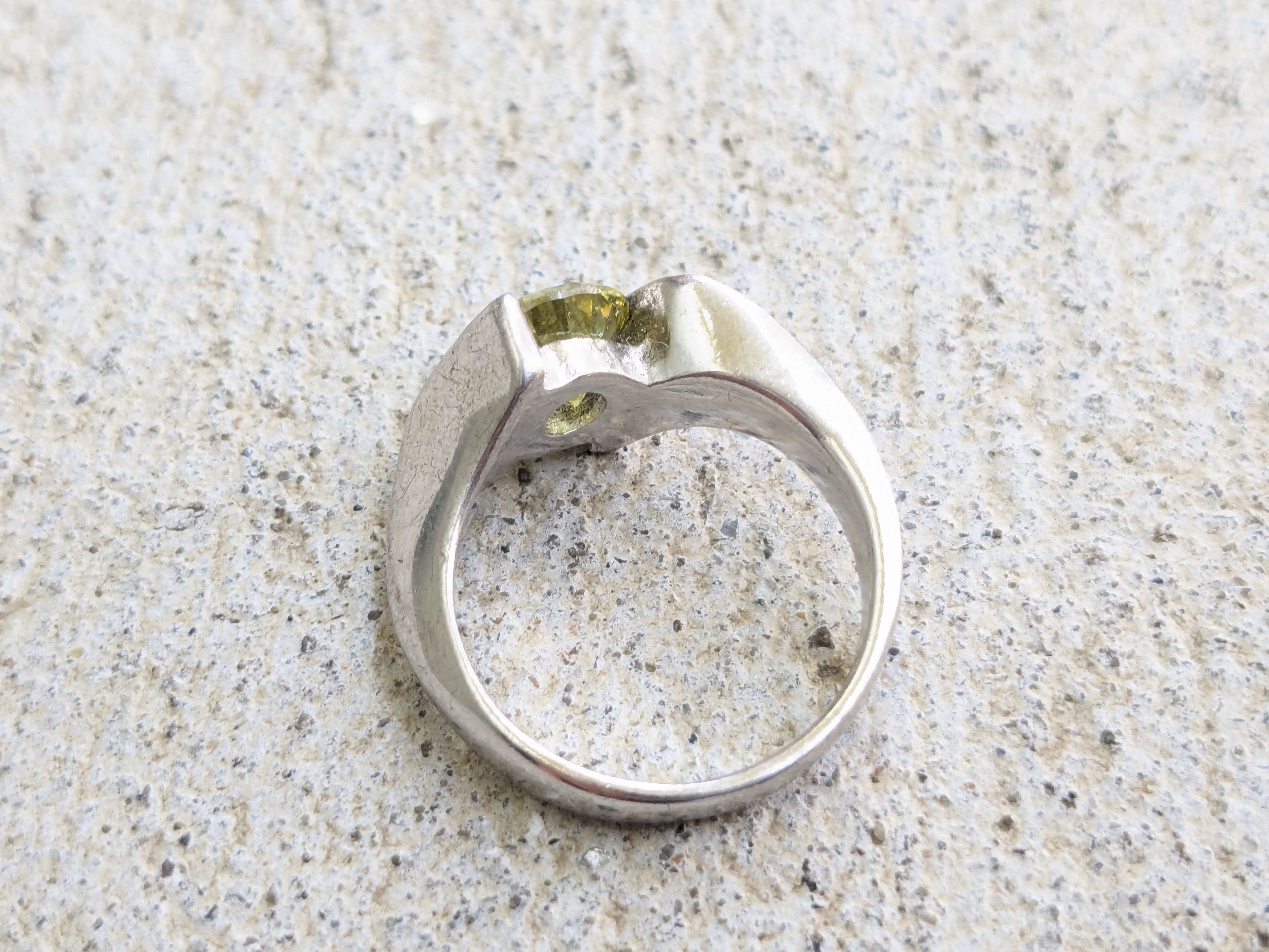 Jewelry × Sterling Silver × Vintage Sterling Silver Ring Green CZ Round Faceted Bypass 7.75 Size ONE SIZE - 7 Thumbnail