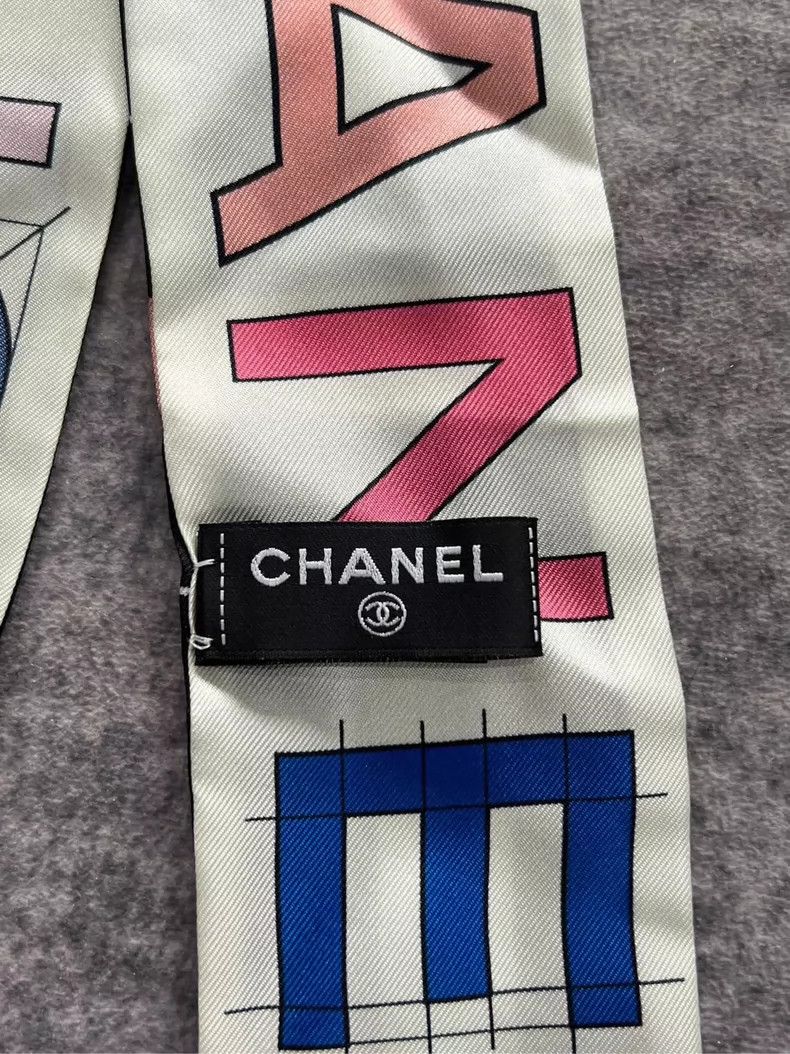 Chanel Chanel New pink macaron logo scarf Size ONE SIZE - 3 Thumbnail