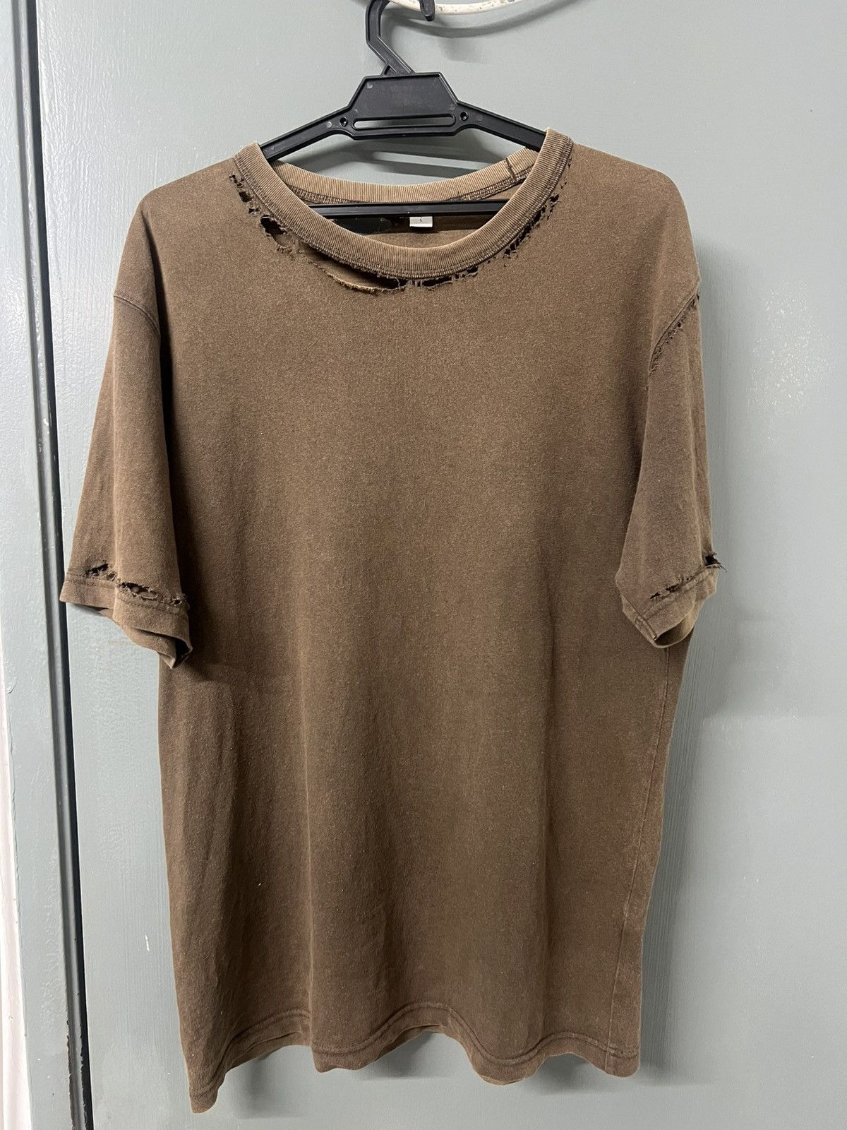 Uniqlo THRASHED SUN FADED UNQLO ERD GRUNGE Size US L / EU 52-54 / 3 - 2 Thumbnail