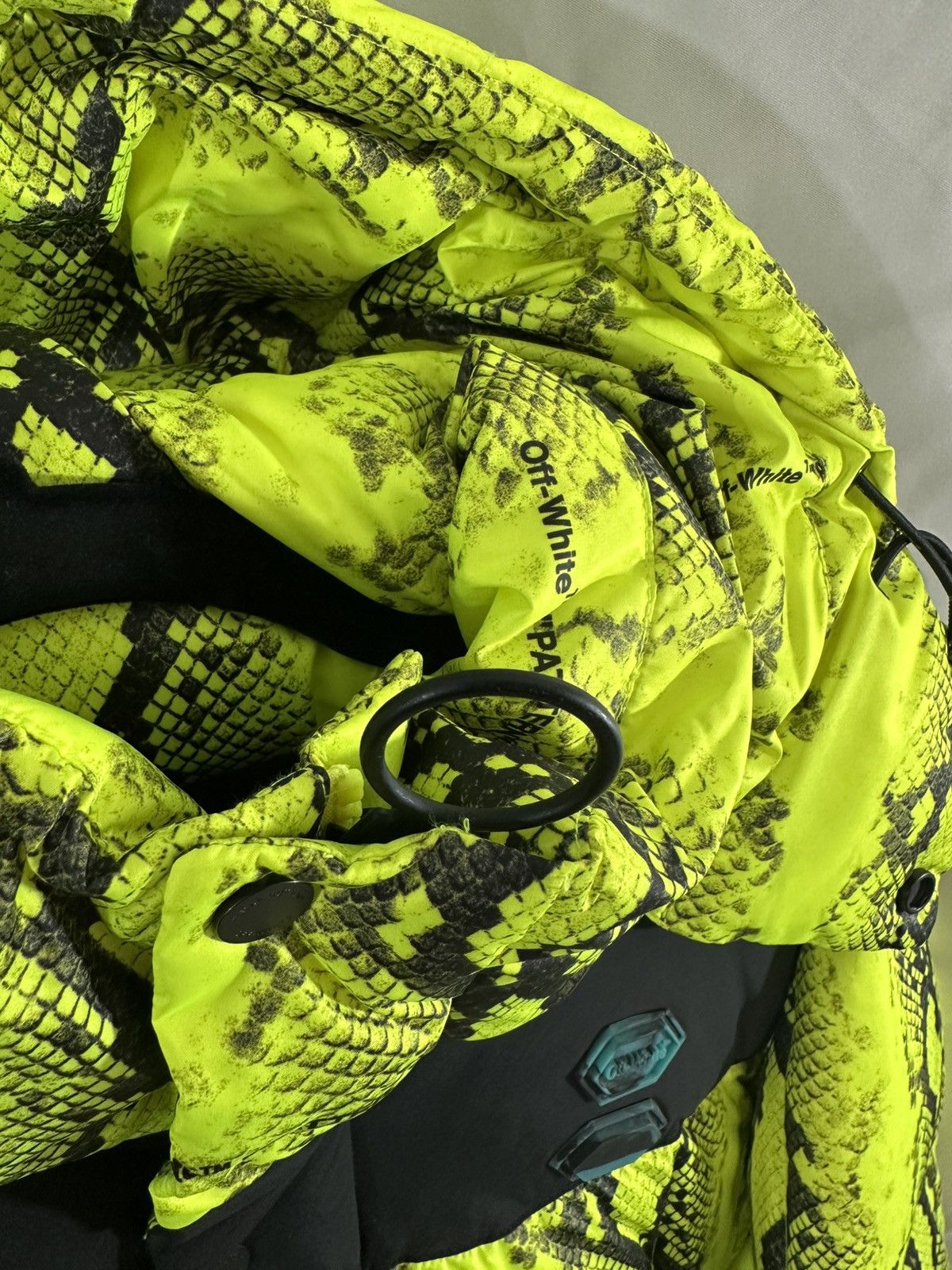 Off-White Off white snakeskin jacket Size US XS / EU 42 / 0 - 3 Thumbnail