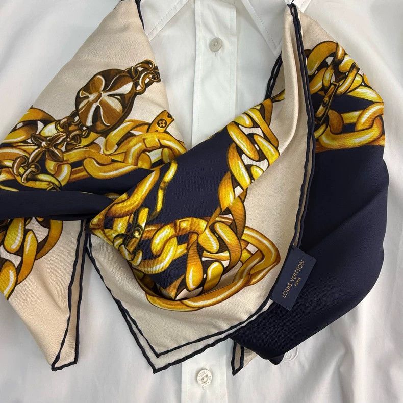 Louis Vuitton Louis Vuitton White embroidered logo scarf collar shirt 250 Size XS / US 0-2 / IT 36-38 - 7 Thumbnail