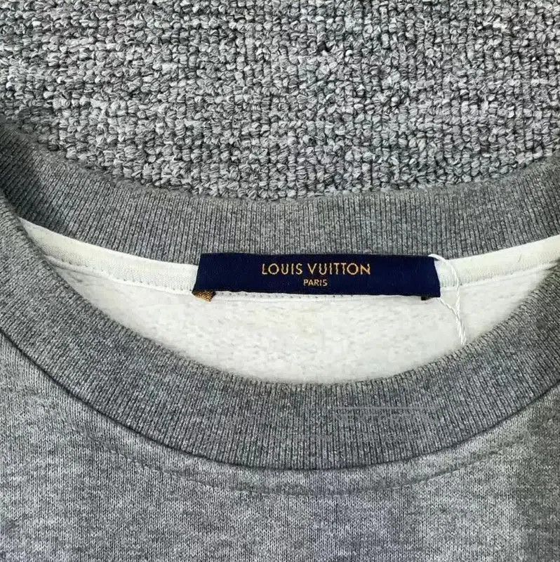 Louis Vuitton Louis Vuitton Gray Cotton Blend Sweatshirt for Men . Size US XL / EU 56 / 4 - 4 Thumbnail