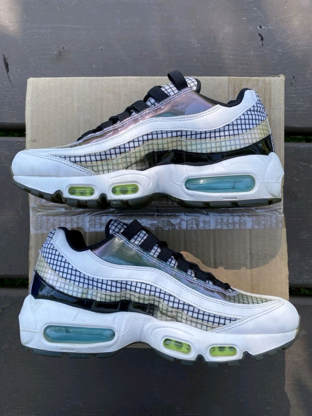 Nike Nike Air Max 95 LV8 Grid AO2450100 Size 5.5 Men Size US 5.5 / EU 38 - 4 Thumbnail