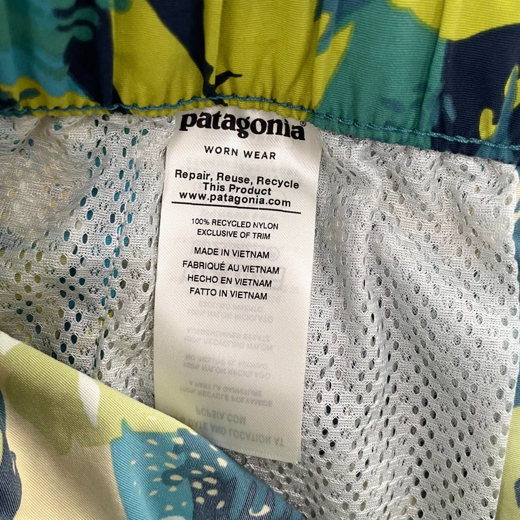 Patagonia Patagonia Shorts Womens L Green Floral Barely Baggies 2" Short Ladies L Chino Nylon Lightweight Outdoor Hiking Womens Size 36" / US 14 / IT 50 - 6 Thumbnail