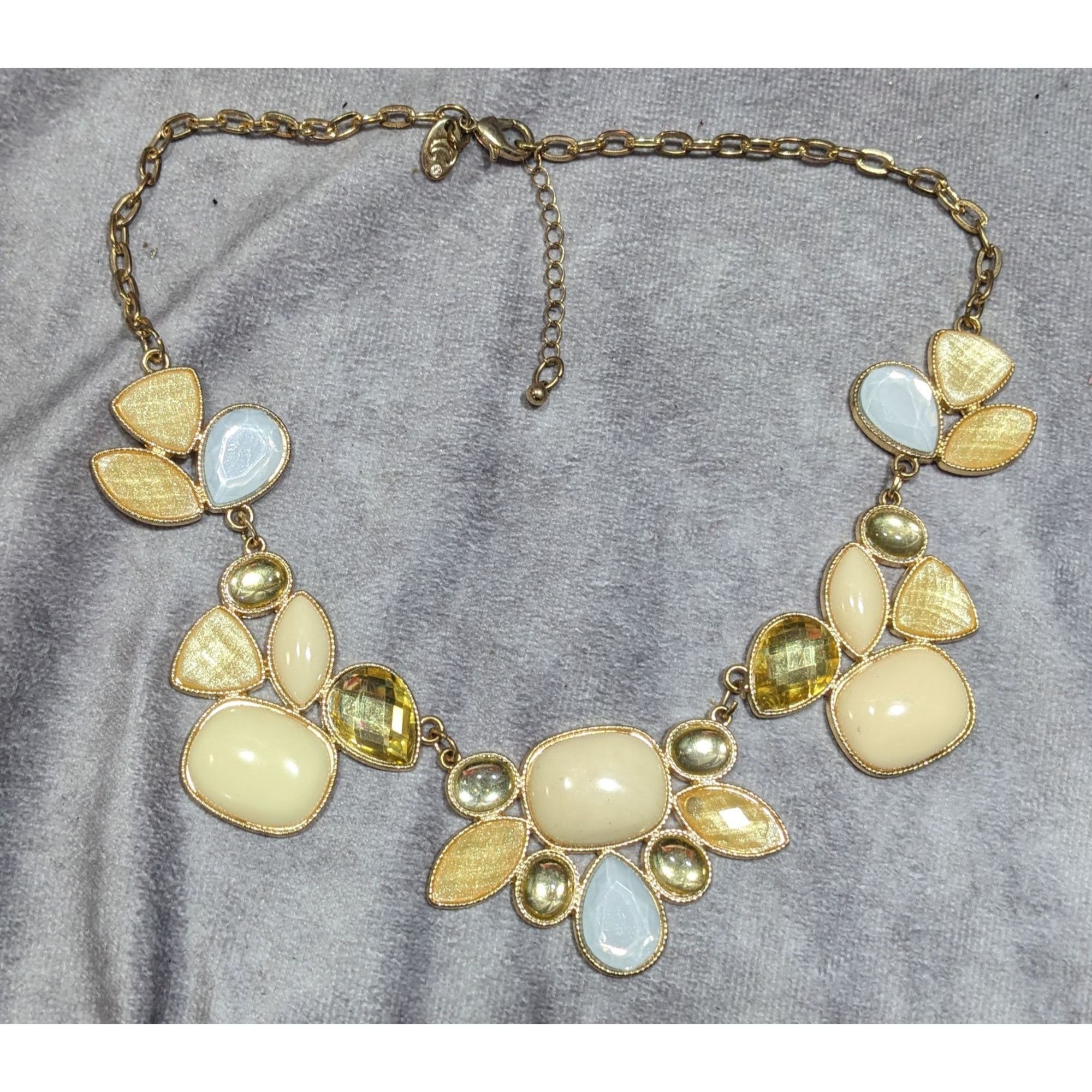 Other Charming Charlie Yellow Gemmed Statement Necklace Size ONE SIZE - 6 Thumbnail