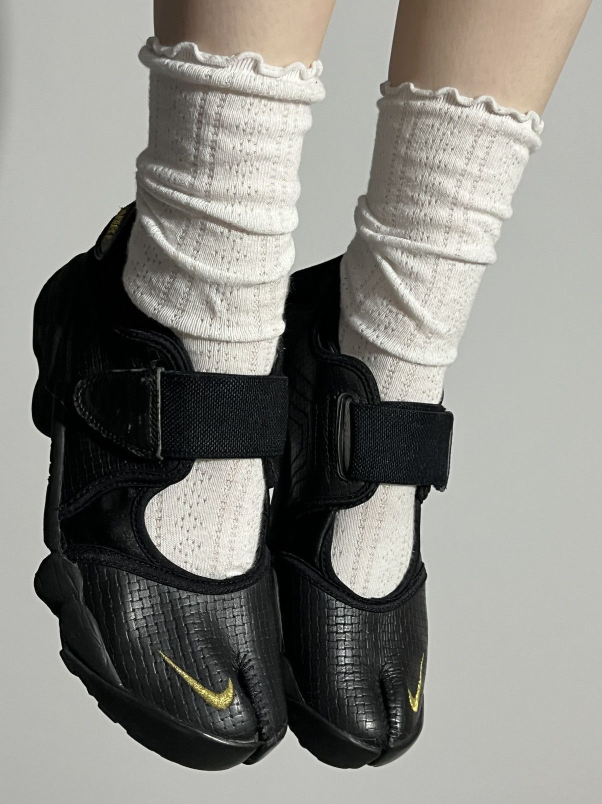 Nike 2005 Nike Air Rift Tabi Ninja Leather Sandals Size US 8 / IT 38 - 1 Thumbnail