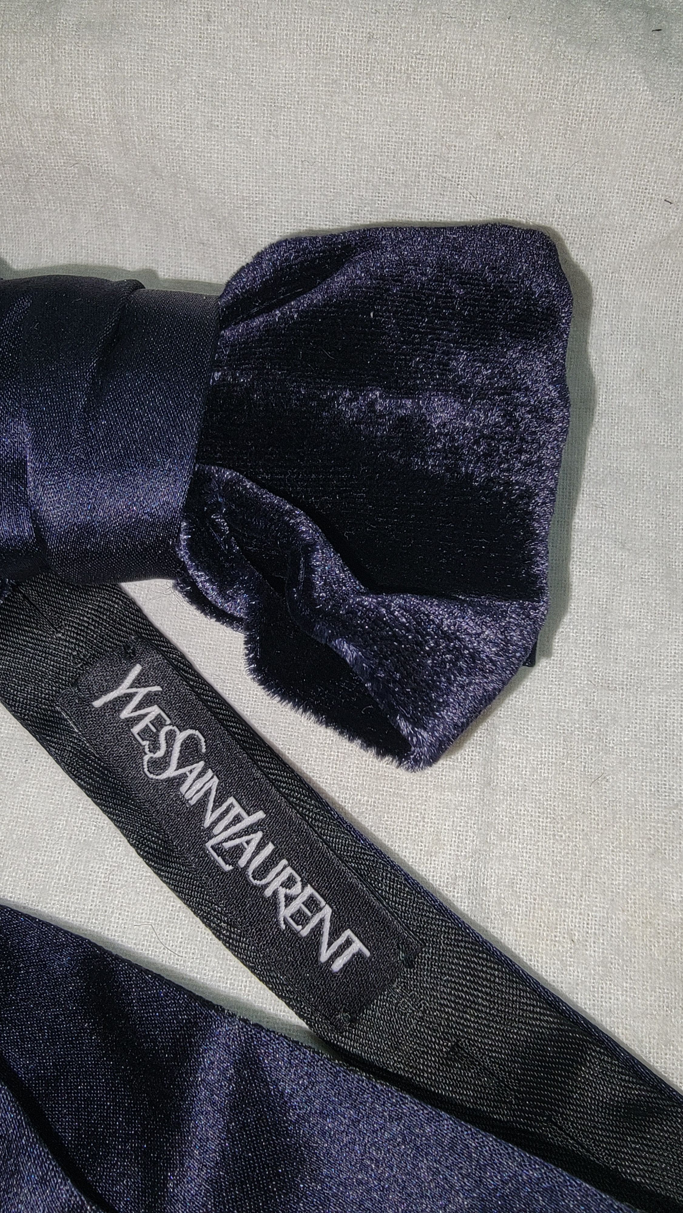 Yves Saint Laurent Vintage Yves Saint Laurent contrasting satin bow tie Size ONE SIZE - 5 Thumbnail
