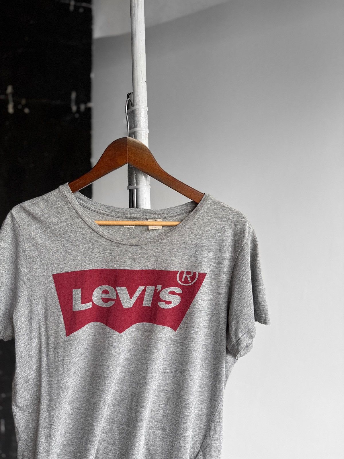 Levi's Levis Womens Gray Short Sleeve Crew Neck T-Shirt Size L / US 10 / IT 46 - 2 Thumbnail