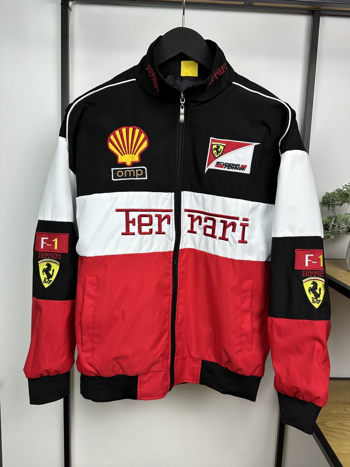 Formula 1 Ferrari Team Formula 1 F1 Racing Jacket Bomber Men’s M Size US M / EU 48-50 / 2 - 4 Thumbnail