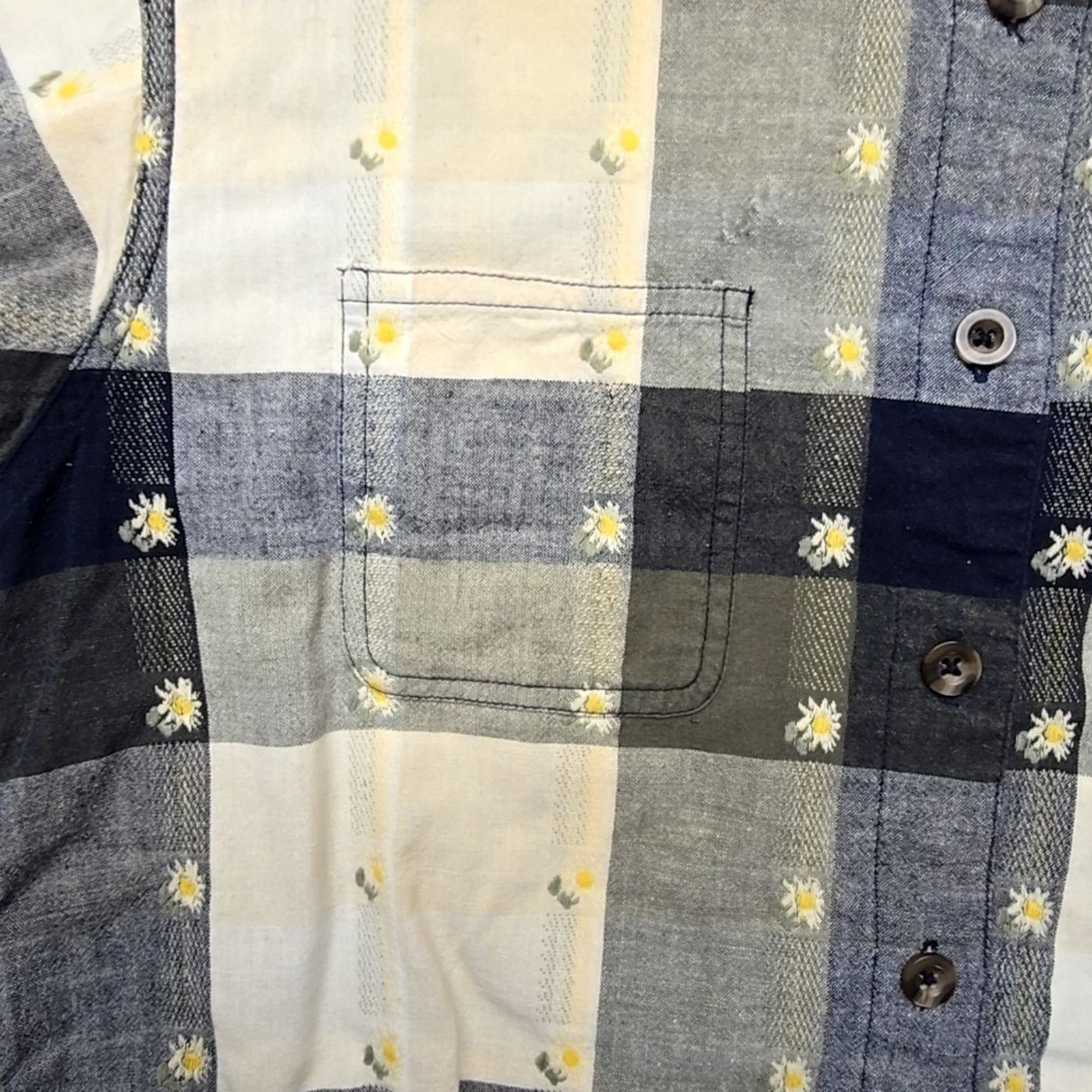 Other Christopher & Banks Plaid Button-Down Flower Floral M Shirt Size S / US 4 / IT 40 - 2 Thumbnail