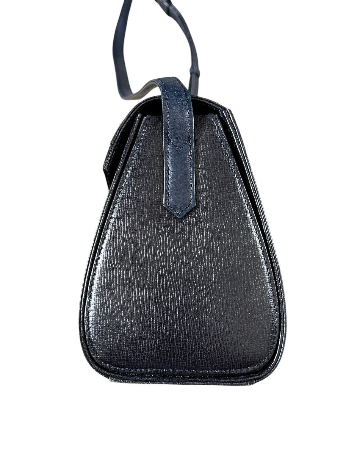 Givenchy 1980 Givenchy Leather Sling Bag Size ONE SIZE - 8 Thumbnail
