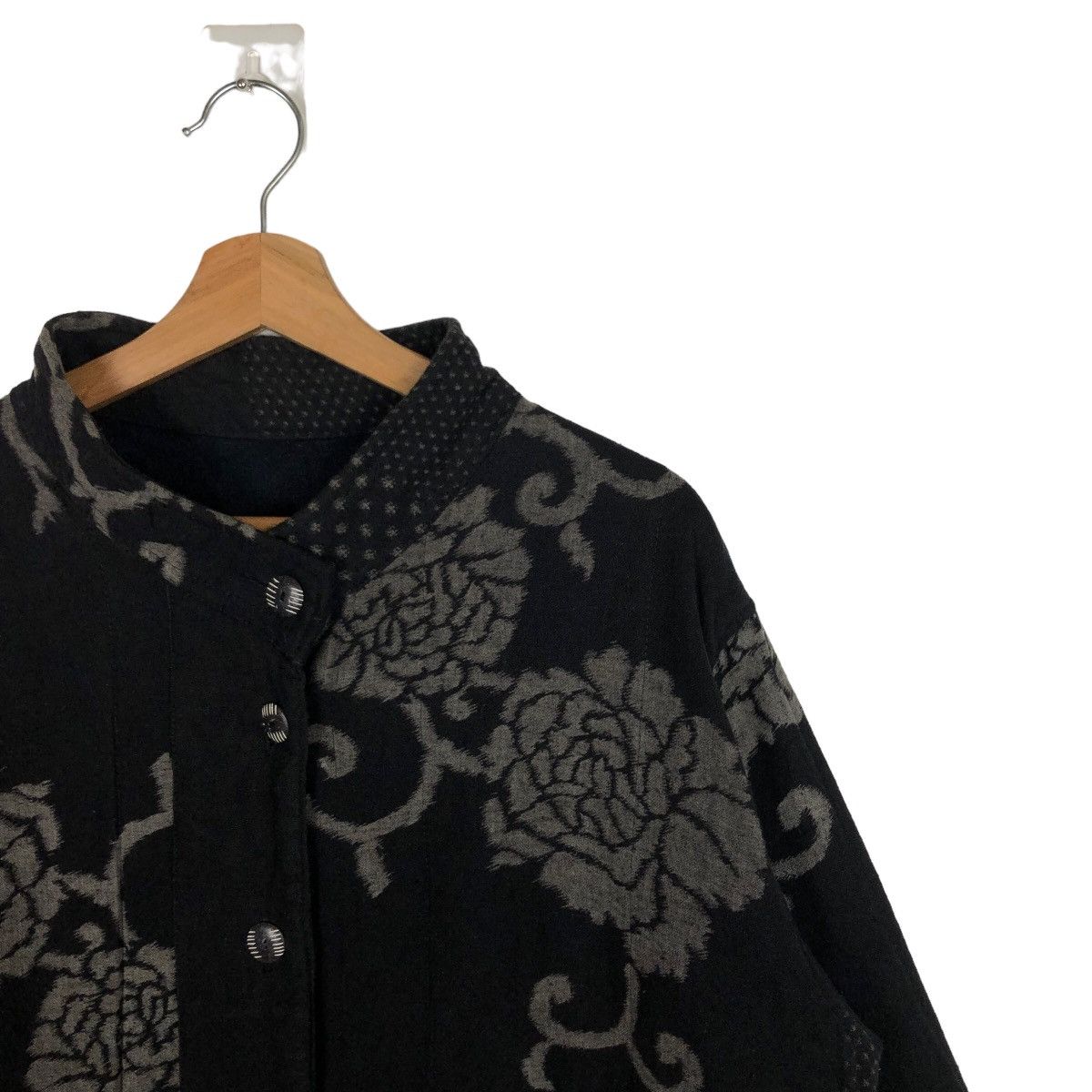 Japanese Brand VINTAGE ISSEY MIYAKE DESIGN WOOL FLORAL OVER PRINT Size US L / EU 52-54 / 3 - 5 Thumbnail