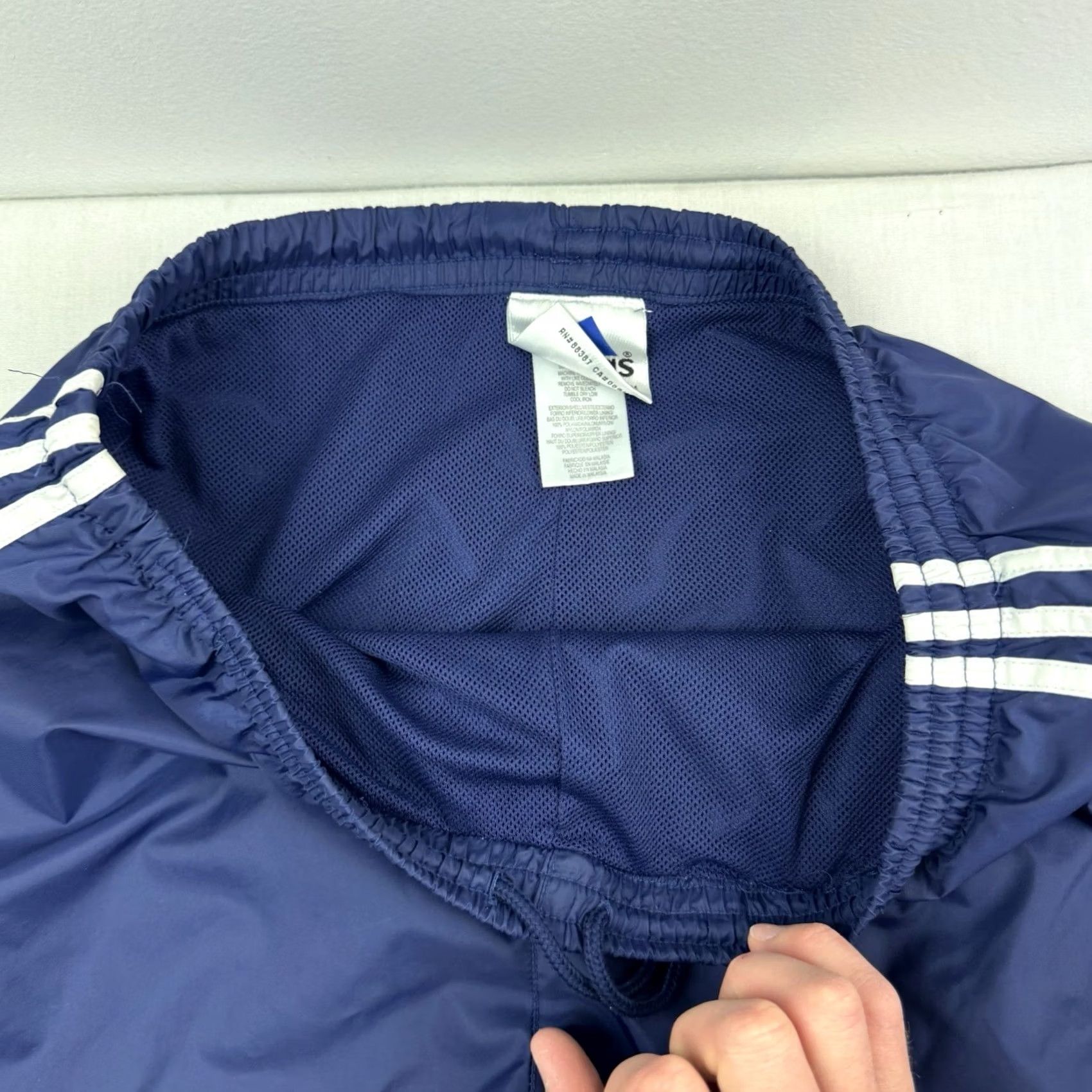 Adidas VINTAGE Adidas Track Pants Adult Medium Relaxed Sports Athletics 90s Y2K Size US 31 - 7 Thumbnail