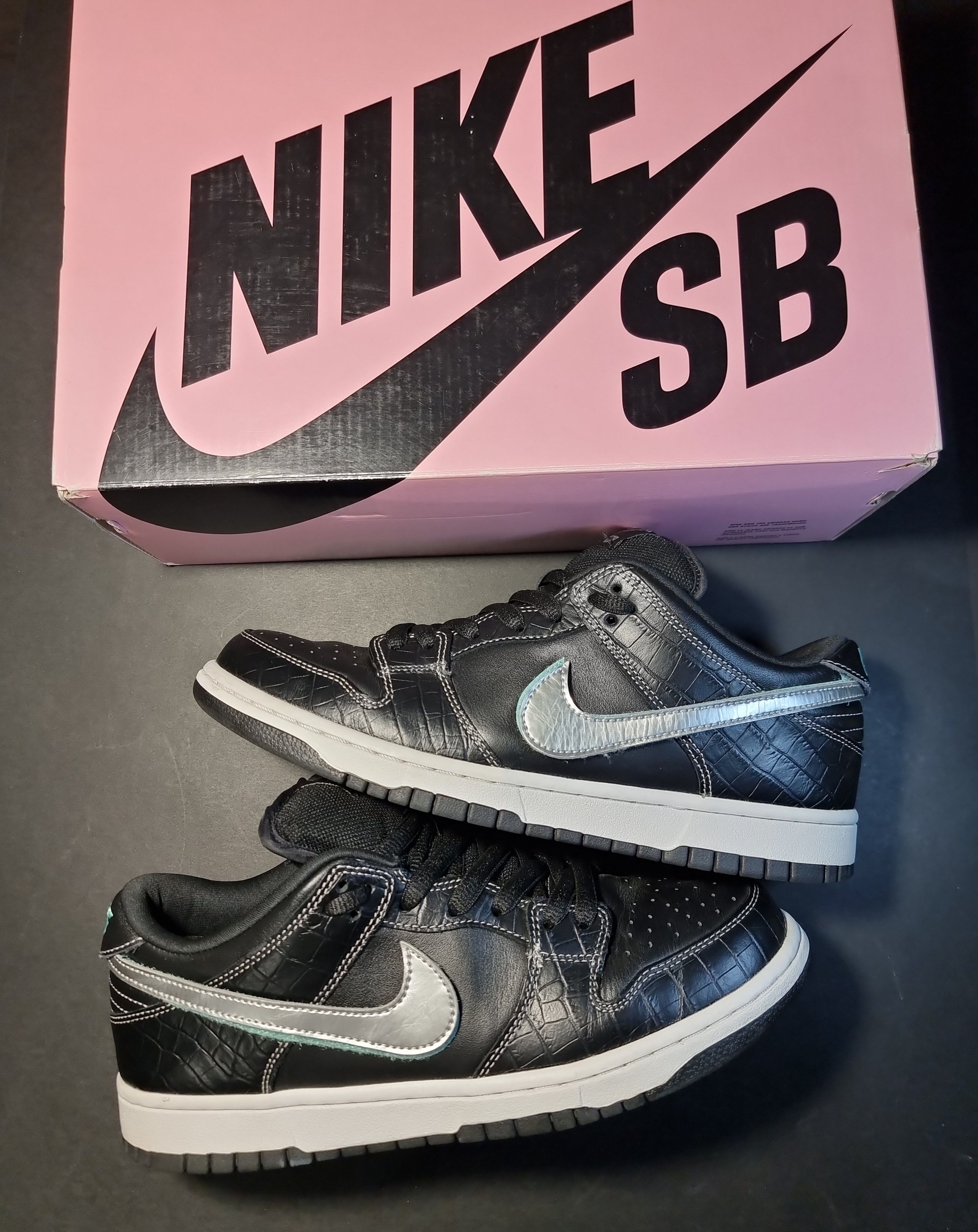 Nike SB Nike SB Dunk Low Diamond Supply Co. Black Diamond Size US 9.5 / EU 42-43 - 1 Thumbnail