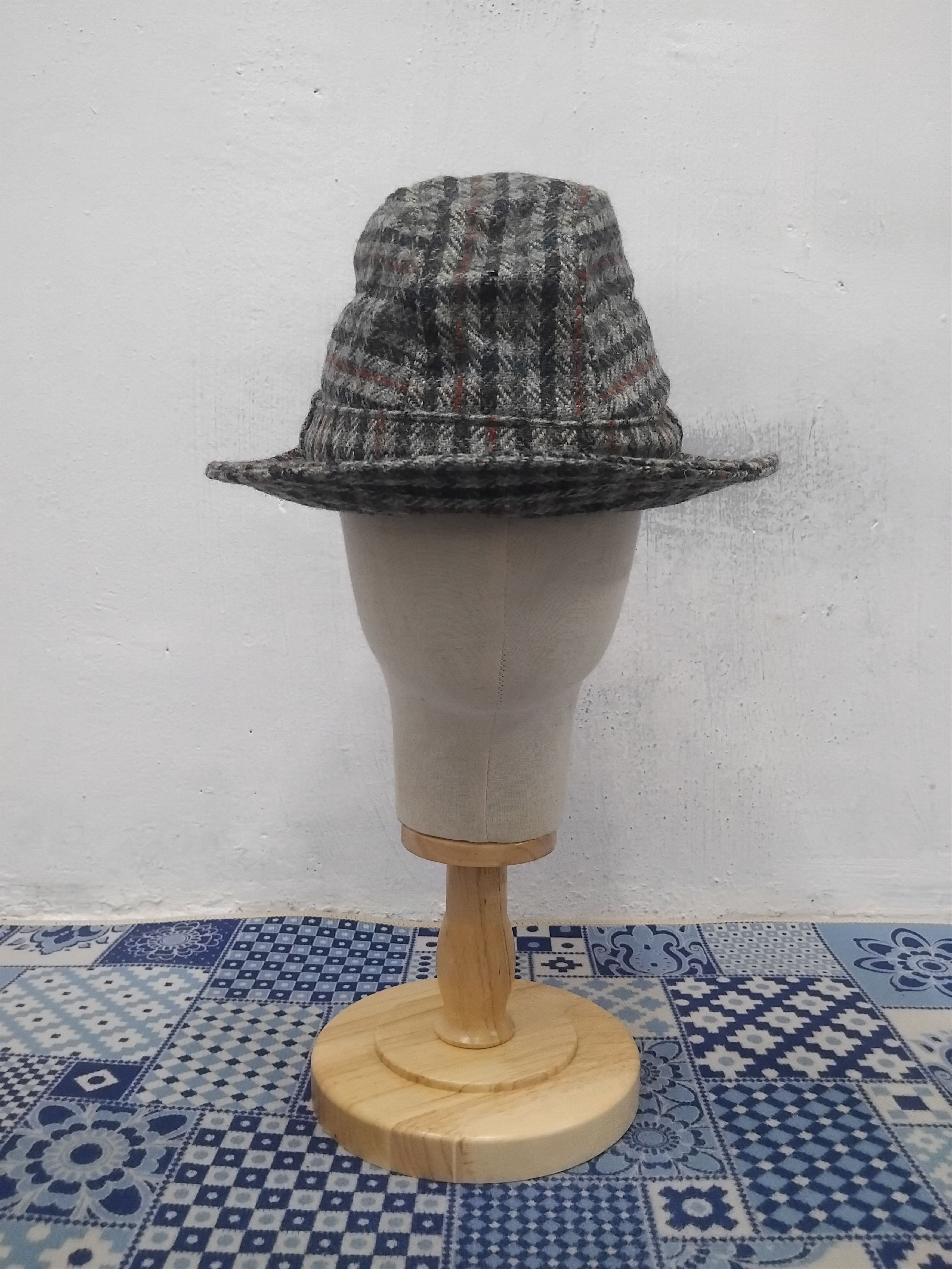 Harrods 💥Harrods checkered grey chicanos style hat Size 38 - 5 Thumbnail