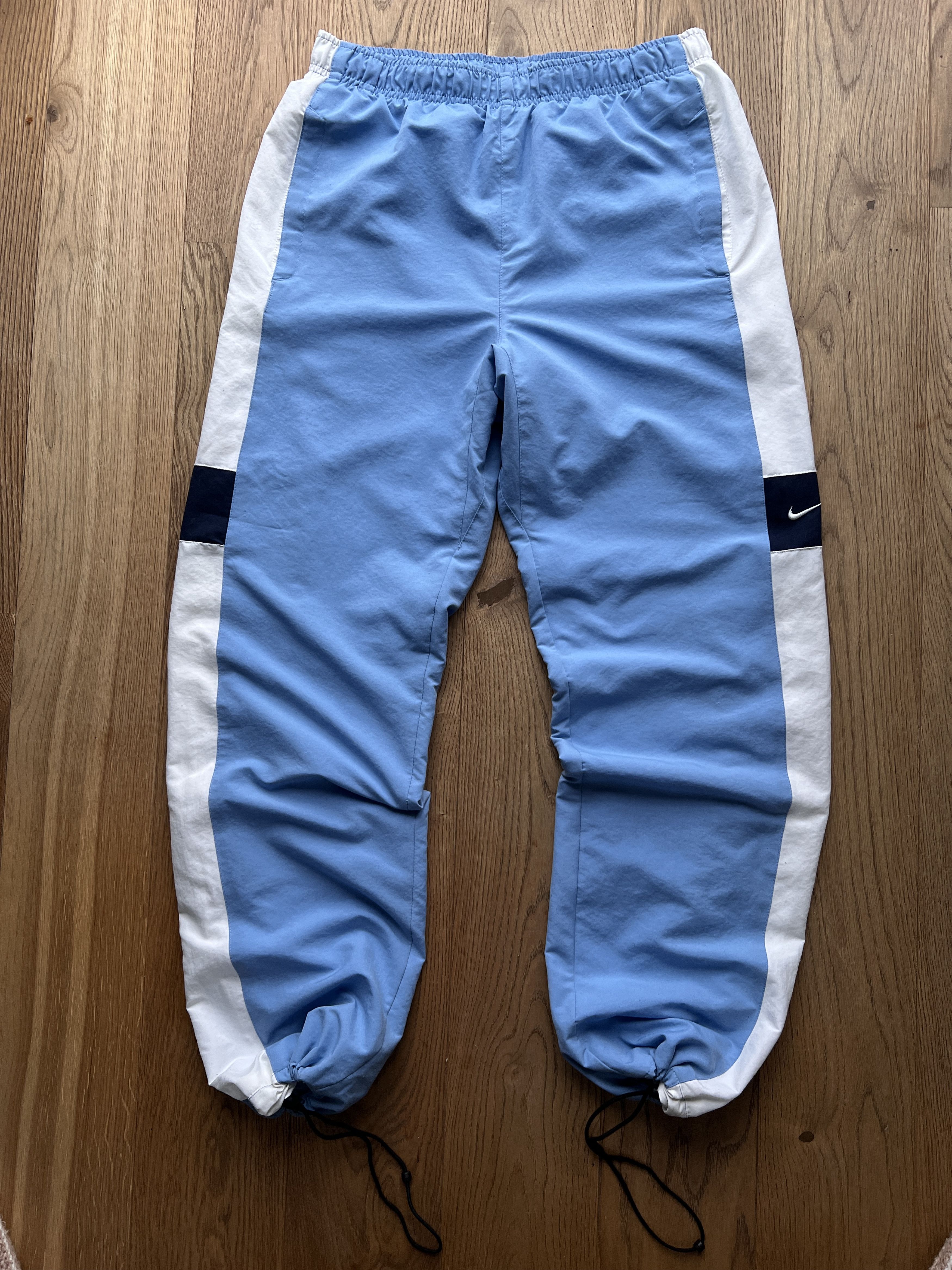 Nike Nike vintage 2000s baby blue track pants nylon joggers rare Size US 32 / EU 48 - 1 Thumbnail