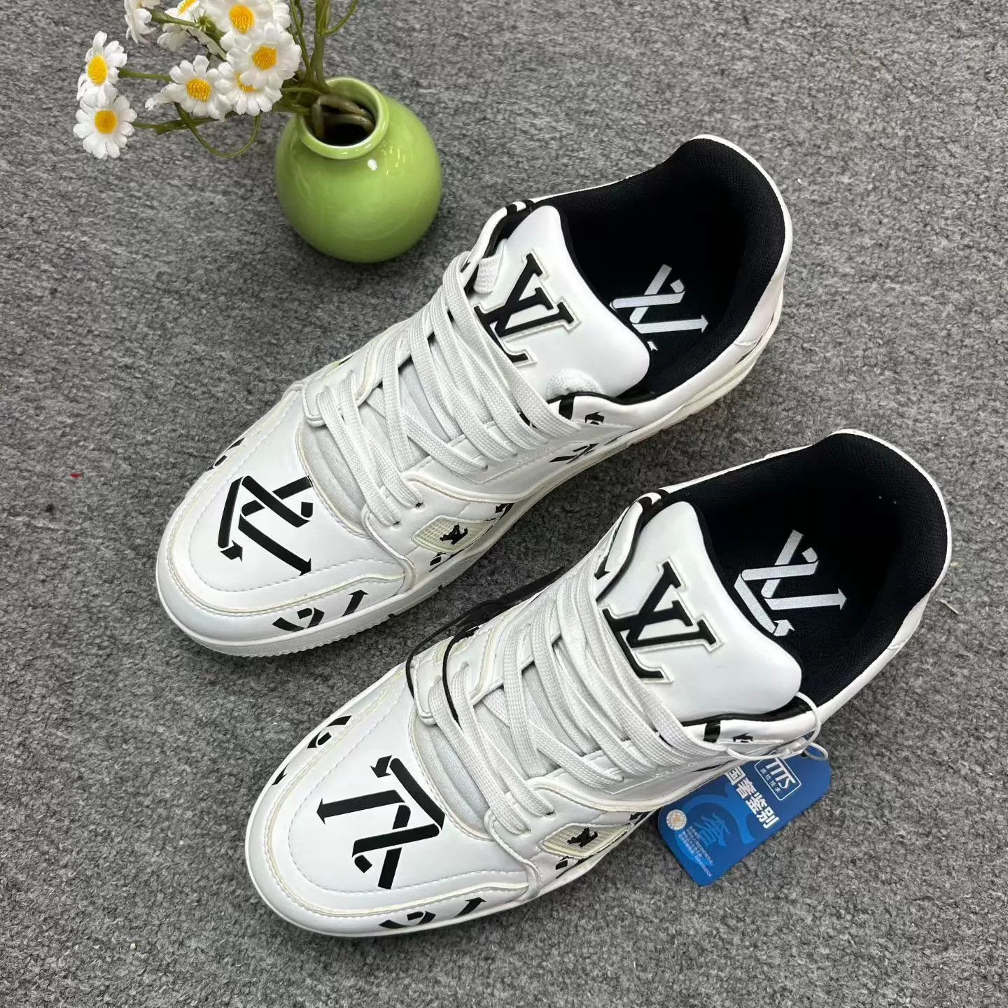 Louis Vuitton Multi Color Low Top Sneakers Size 7 Size US 7 / EU 40 - 1 Thumbnail