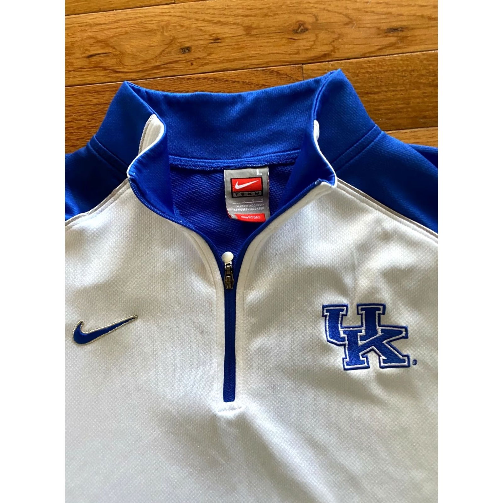 Nike VINTAGE Nike Kentucky Wildcats Team Short Sleeve Shooting Shirt Sz L Warm Up Jersey Size US L / EU 52-54 / 3 - 3 Thumbnail